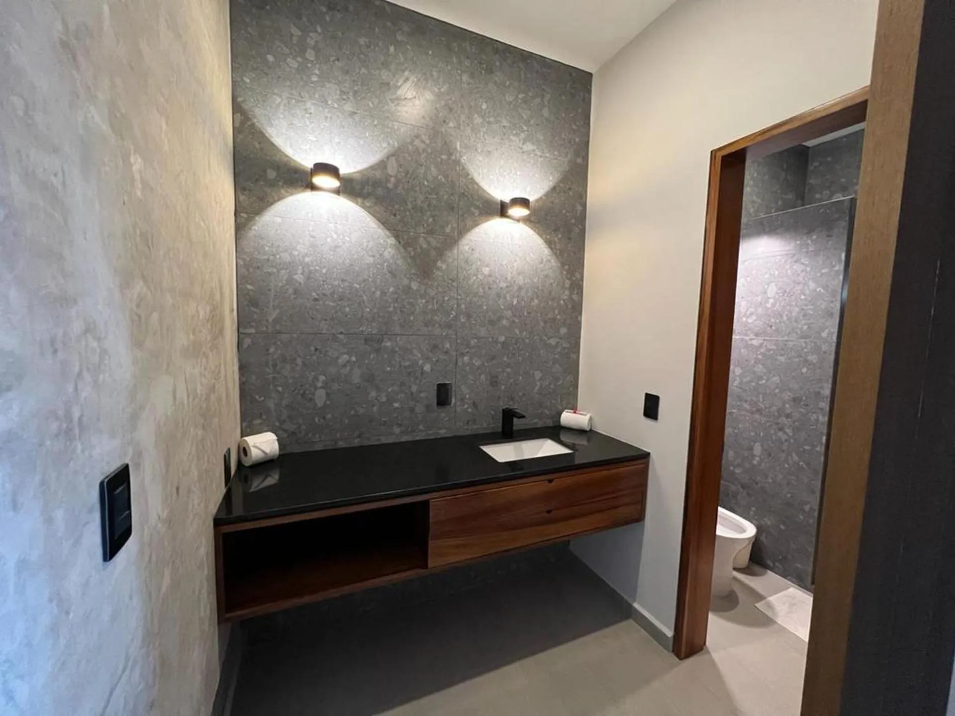 Shower in Hotel Palmeras