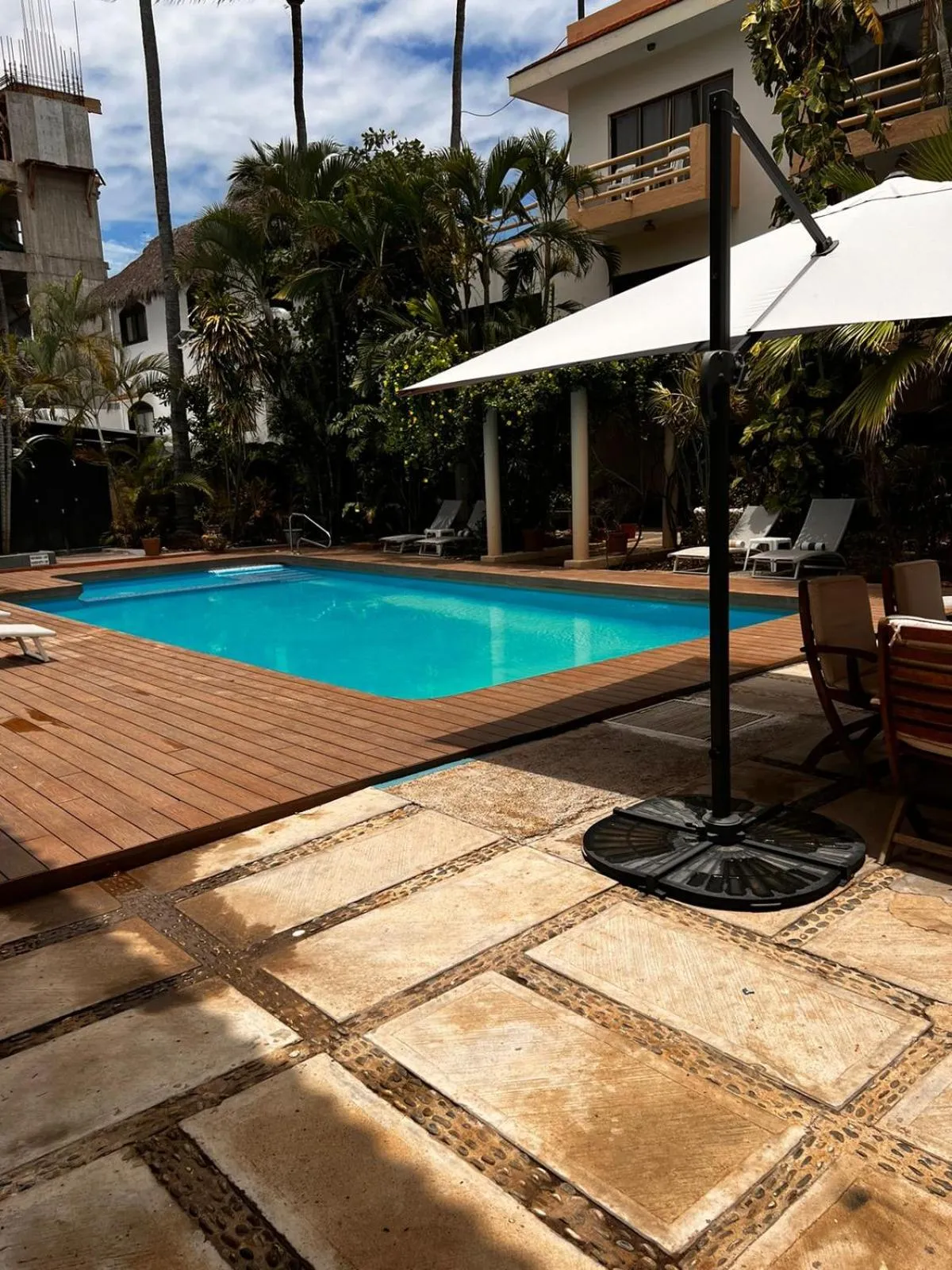 Swimming pool in Hotel Palmeras