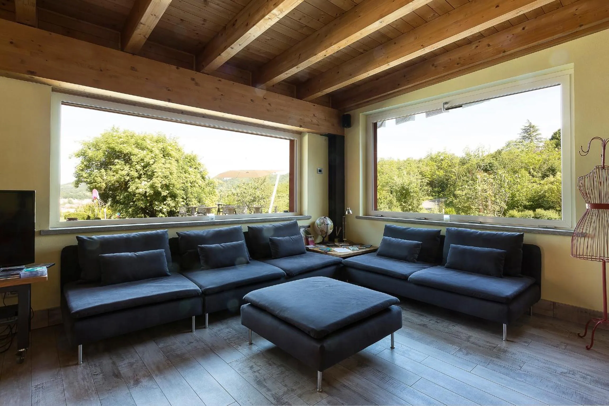 Communal lounge/ TV room in Il Sambuco Innamorato