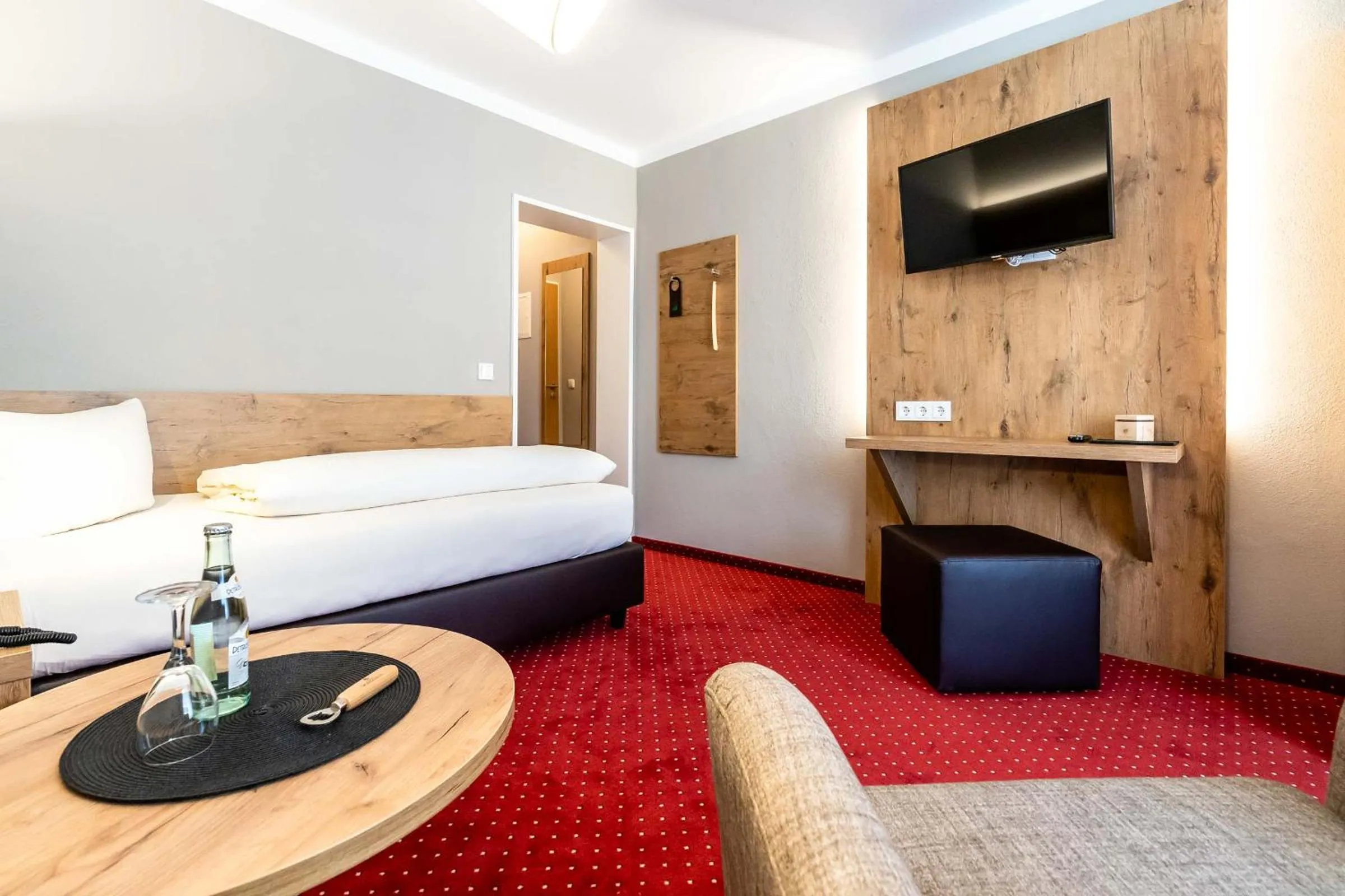 Photo of the whole room, Bed in Hotel Vollmann