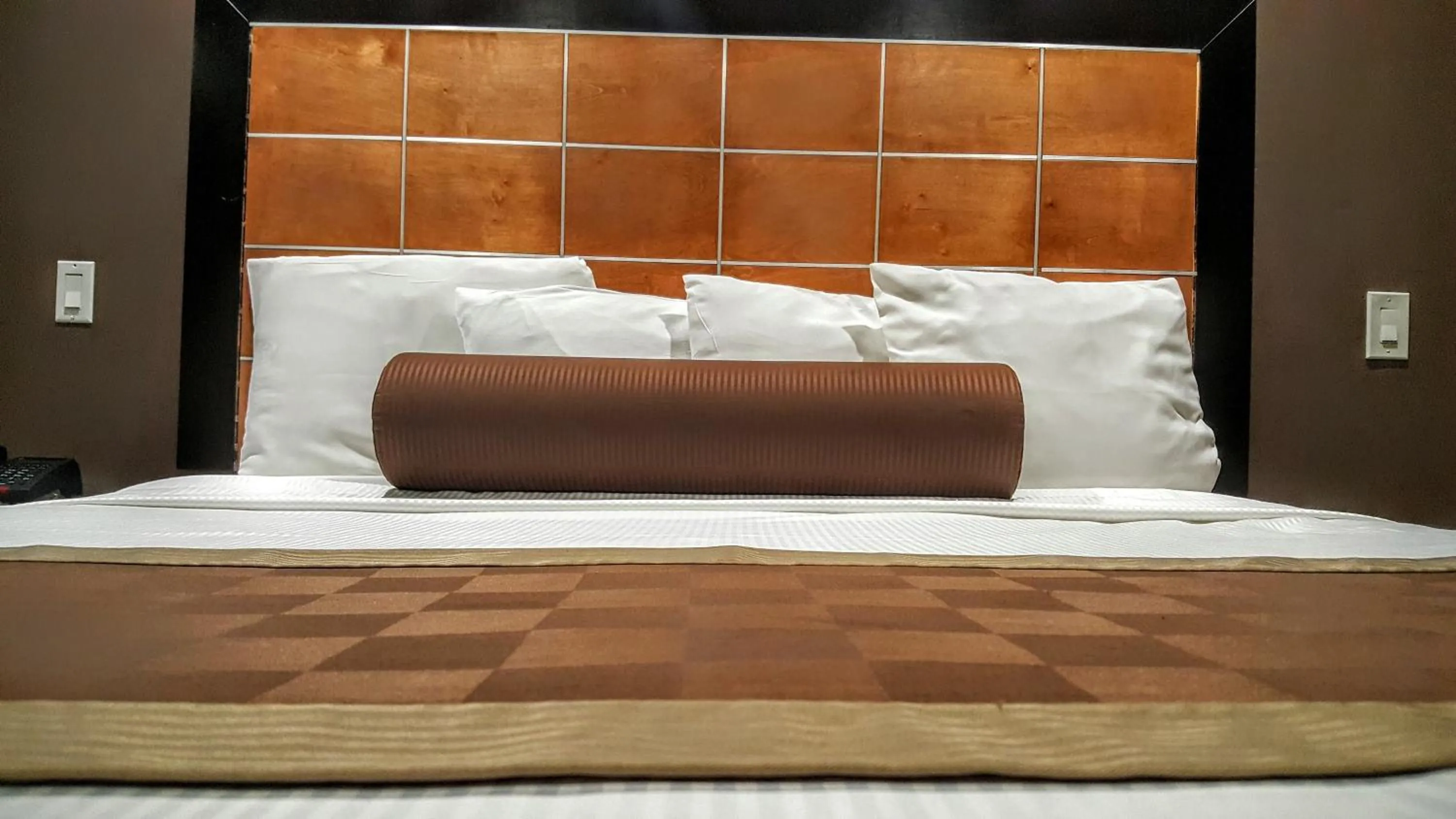 Bed in Gardena Terrace Inn