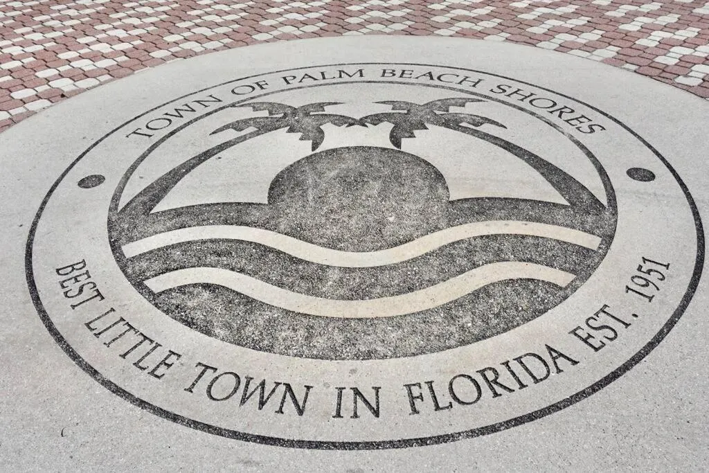 Serenity at Seascape: Steps to the beach & Shops