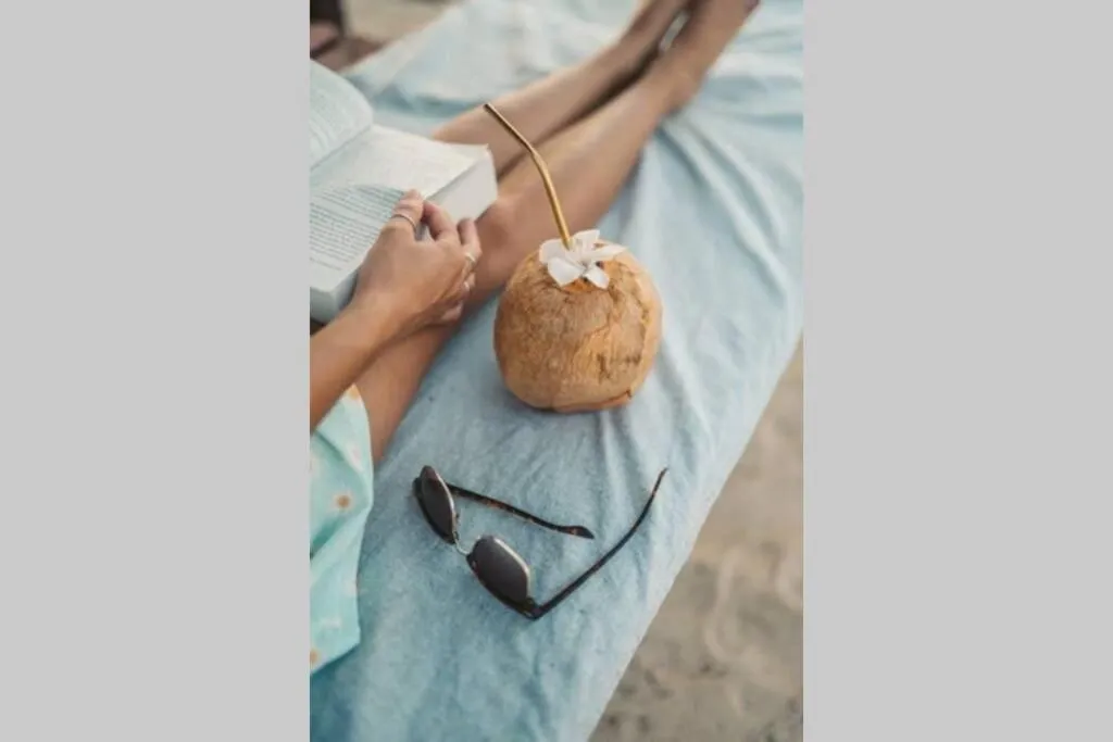 Serenity at Seascape: Steps to the beach & Shops