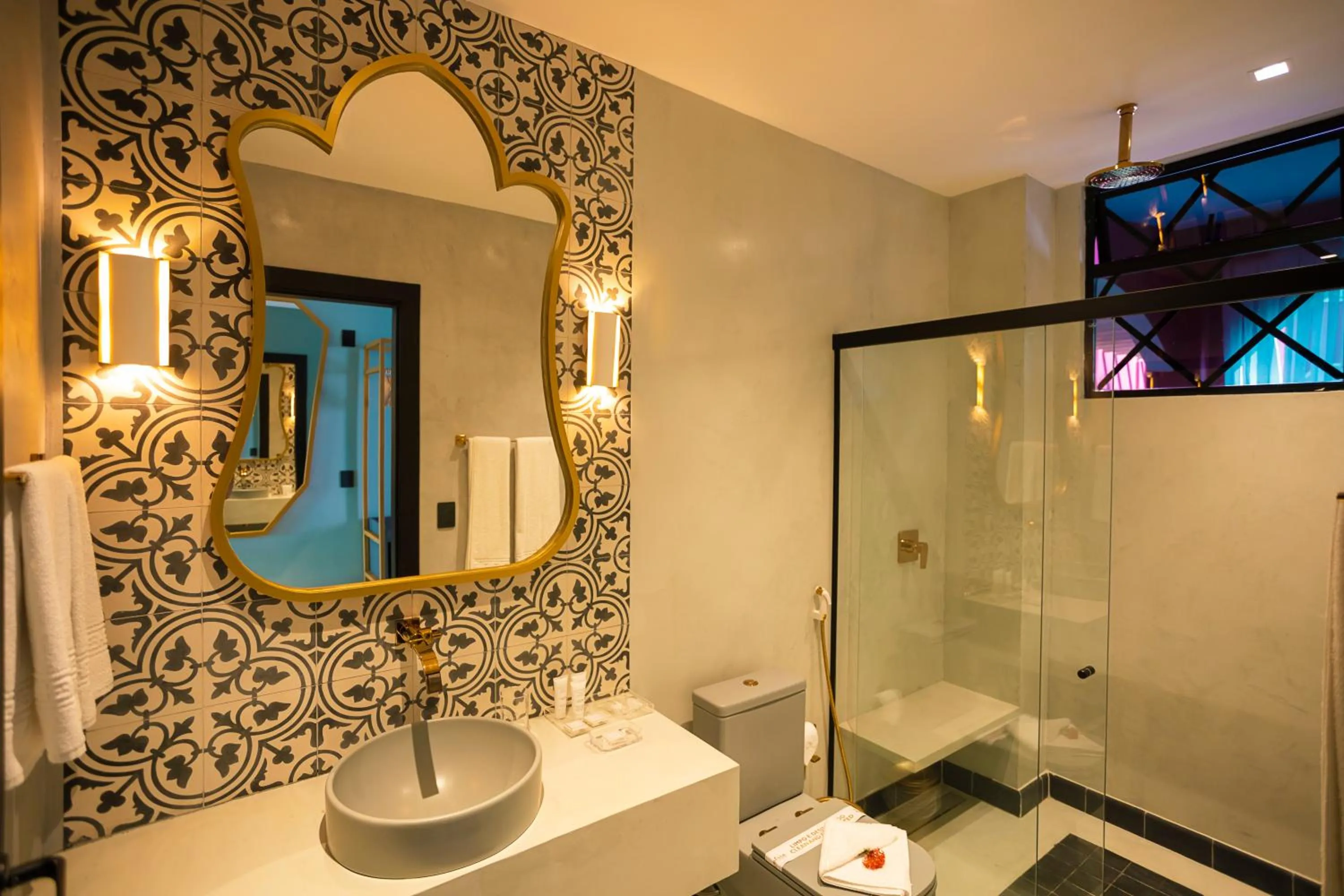 Shower in Exótica Boutique Hotel