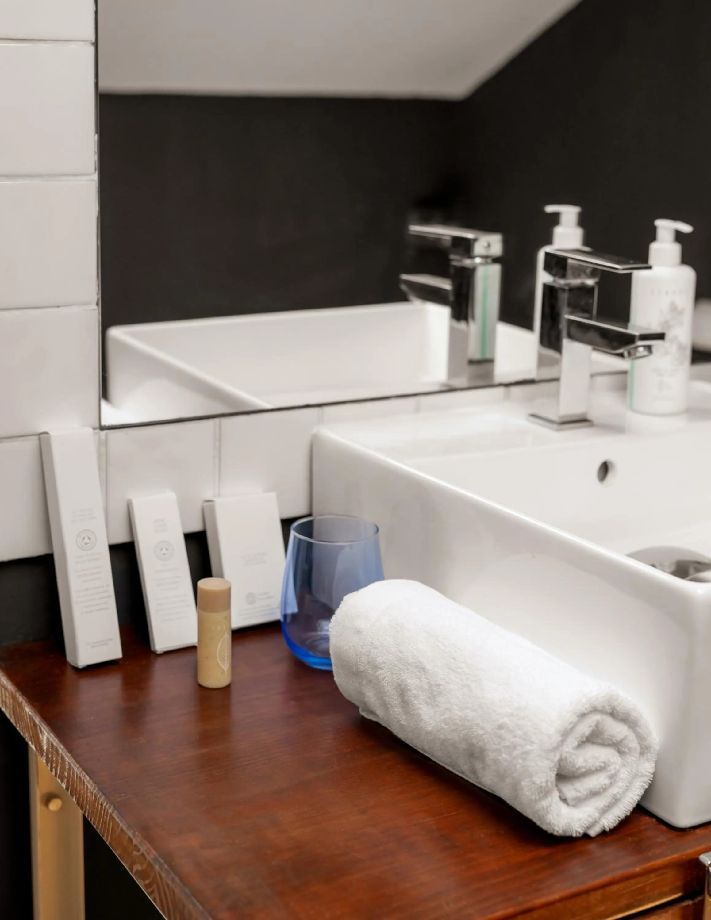 Bathroom in Molo Luxury Suites Puerto Banus