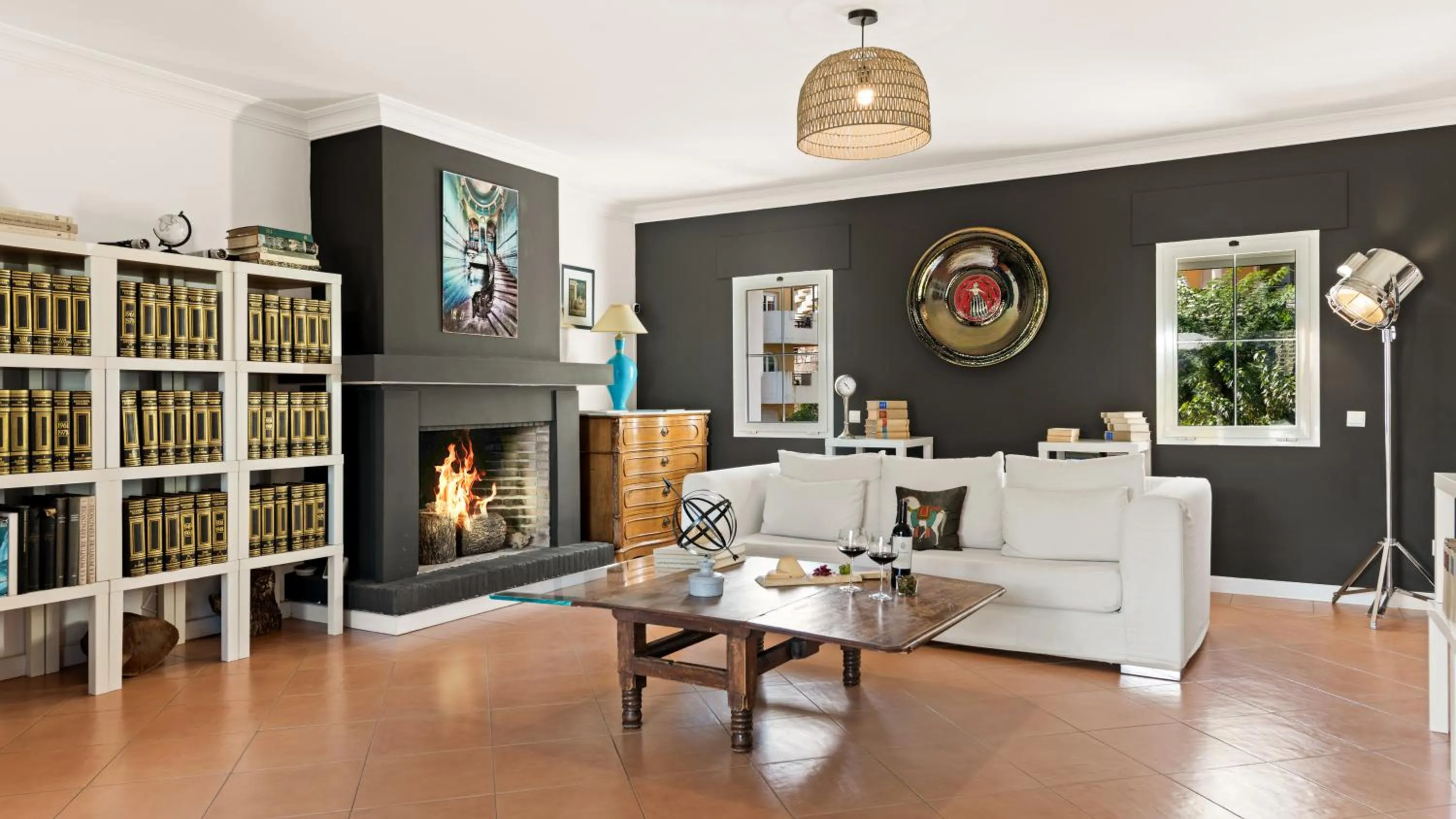 Lounge or bar in Molo Luxury Suites Puerto Banus