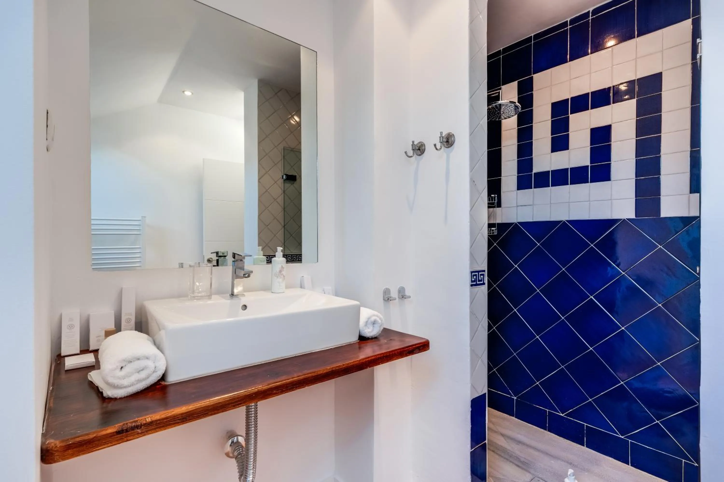 Bathroom in Molo Luxury Suites Puerto Banus
