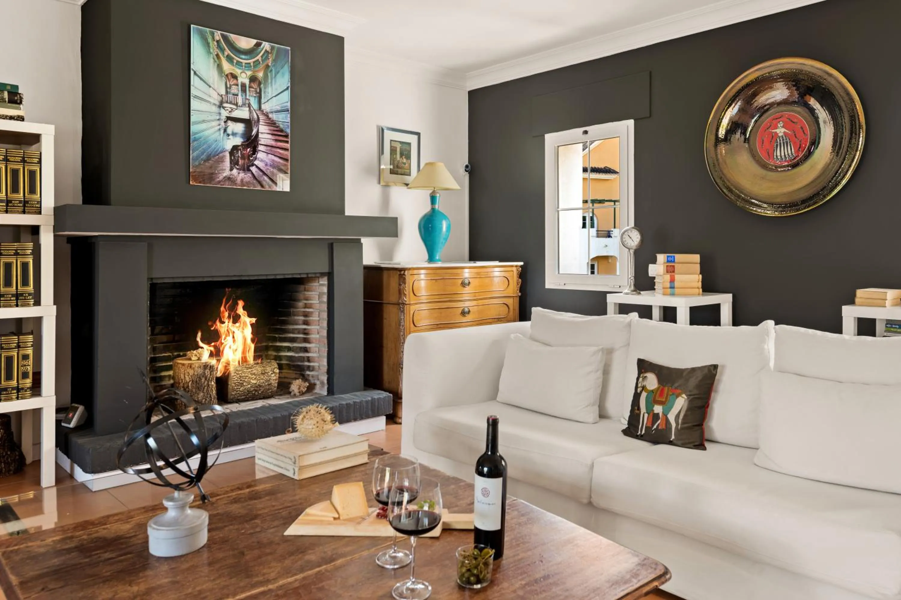 Lounge or bar in Molo Luxury Suites Puerto Banus