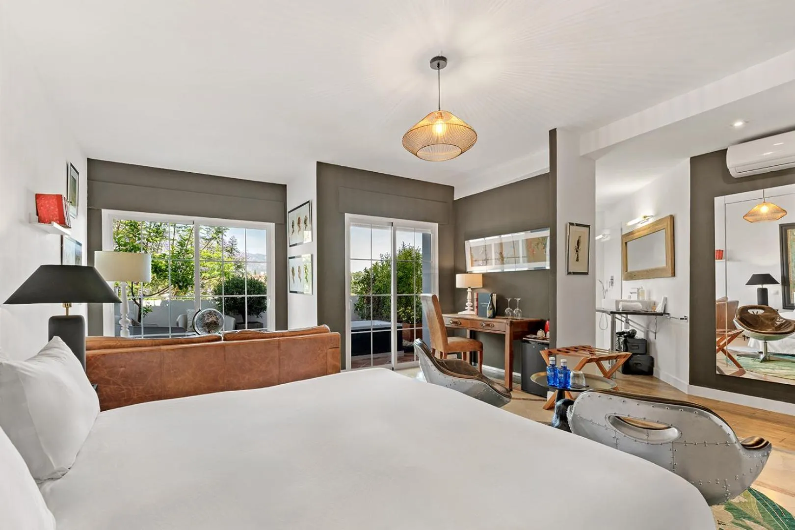 Photo of the whole room in Molo Luxury Suites Puerto Banus