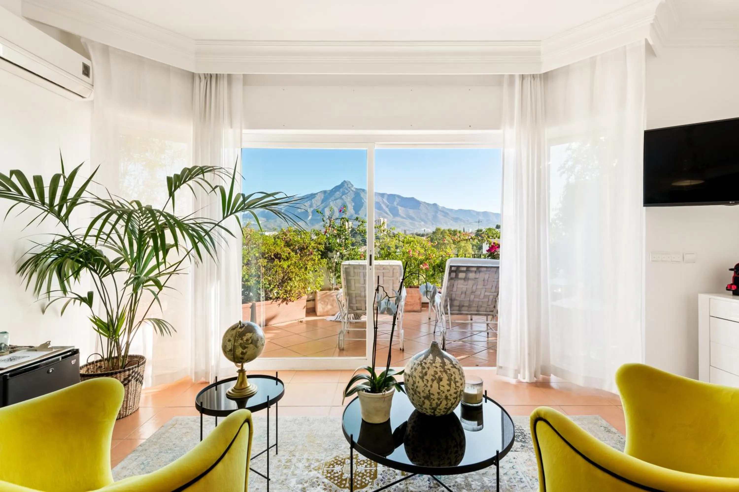 Suite with Terrace in Molo Luxury Suites Puerto Banus