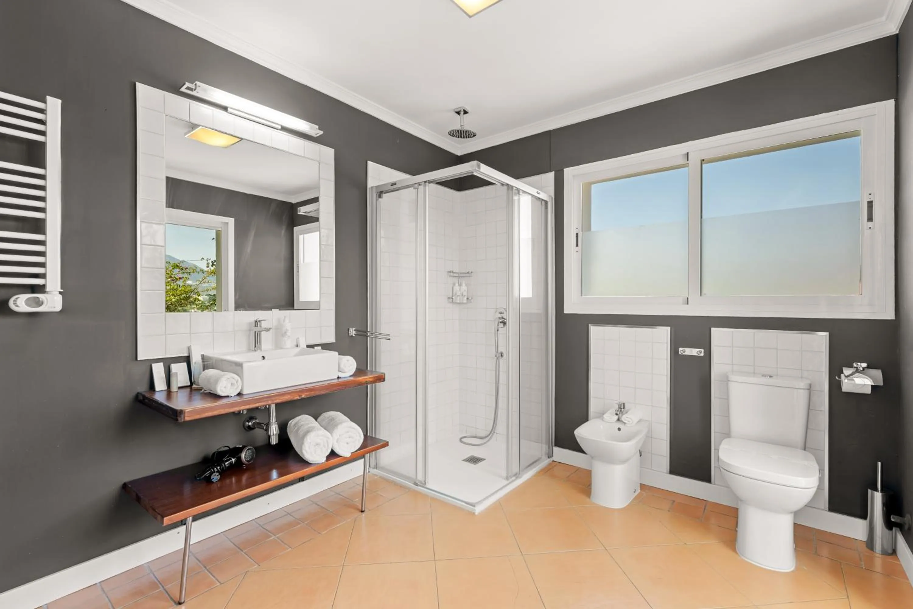 Bathroom in Molo Luxury Suites Puerto Banus