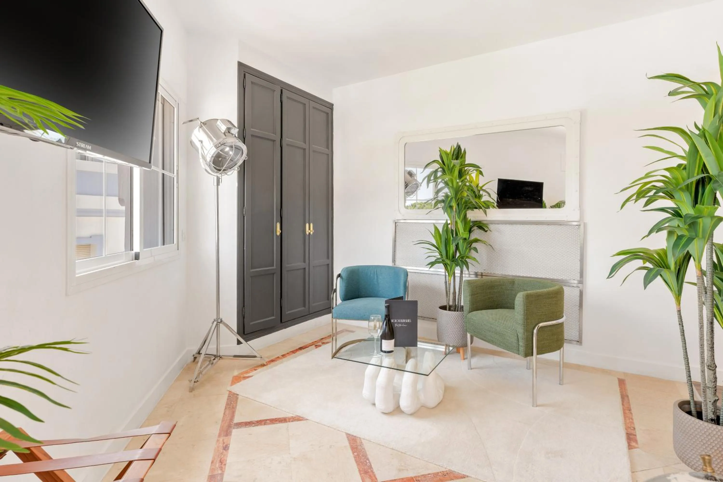 Seating area in Molo Luxury Suites Puerto Banus