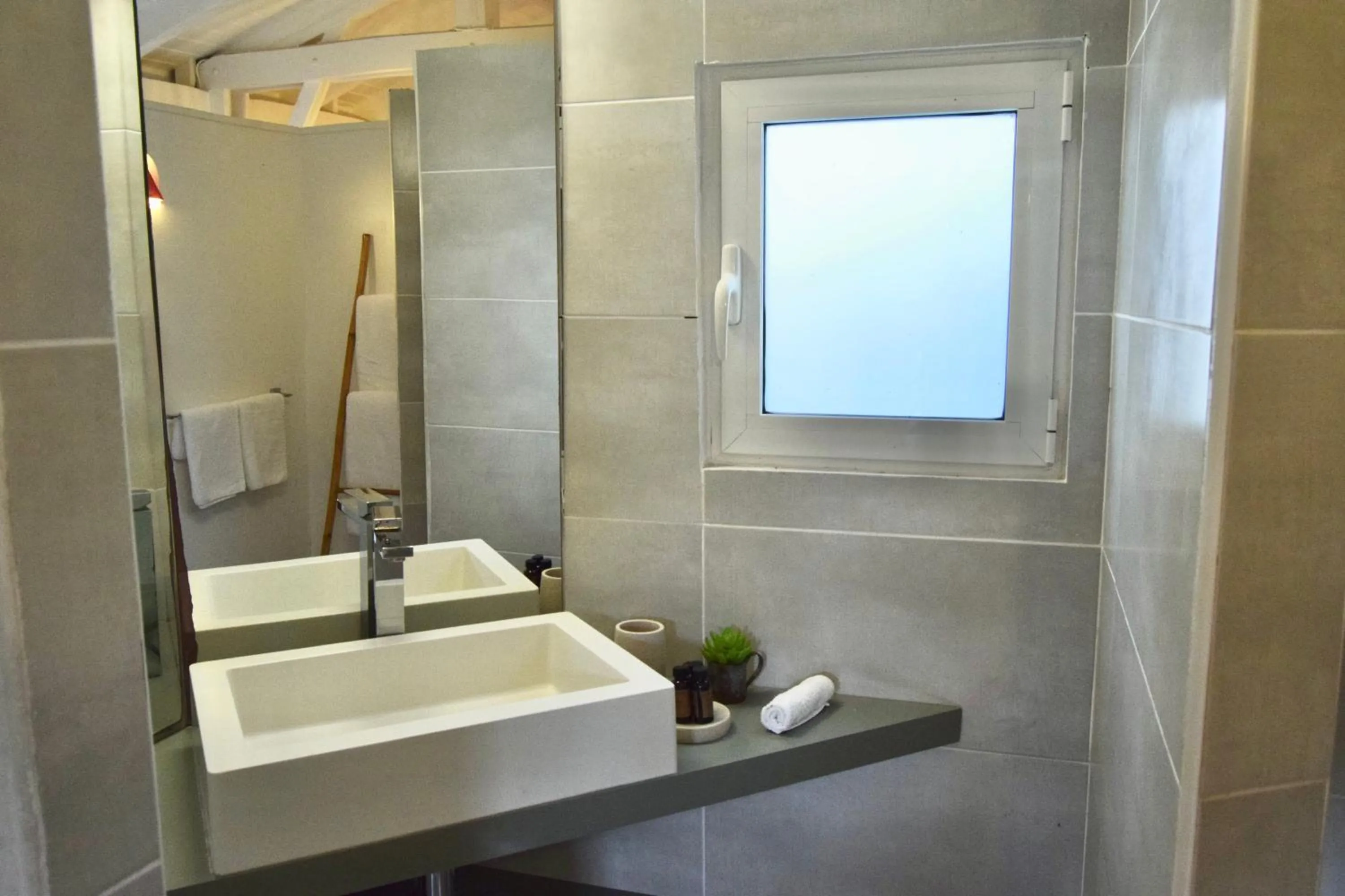 Shower in Koho SXM - ex Hevea Hotel