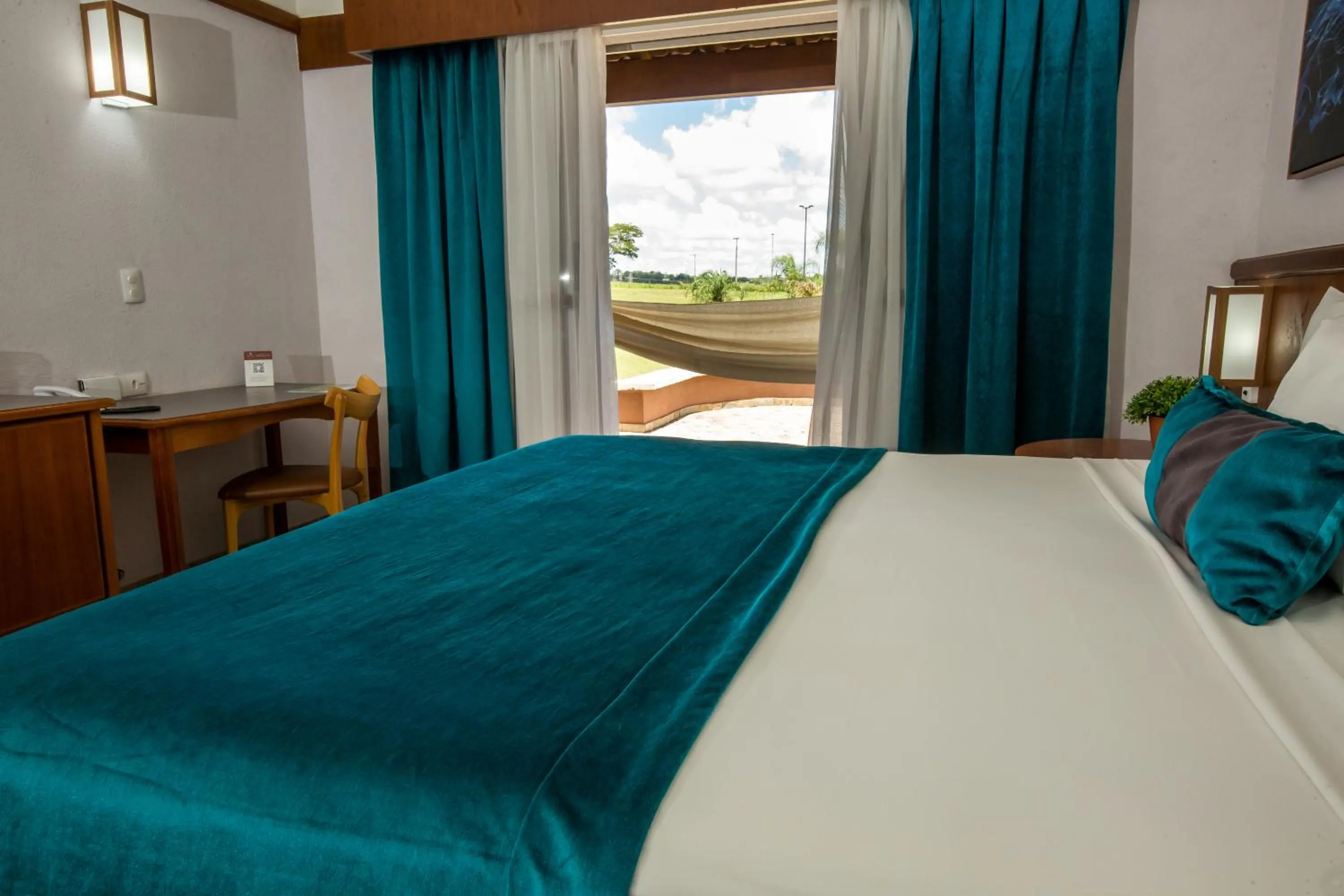 Bed in Blue Tree Thermas de Lins Resort