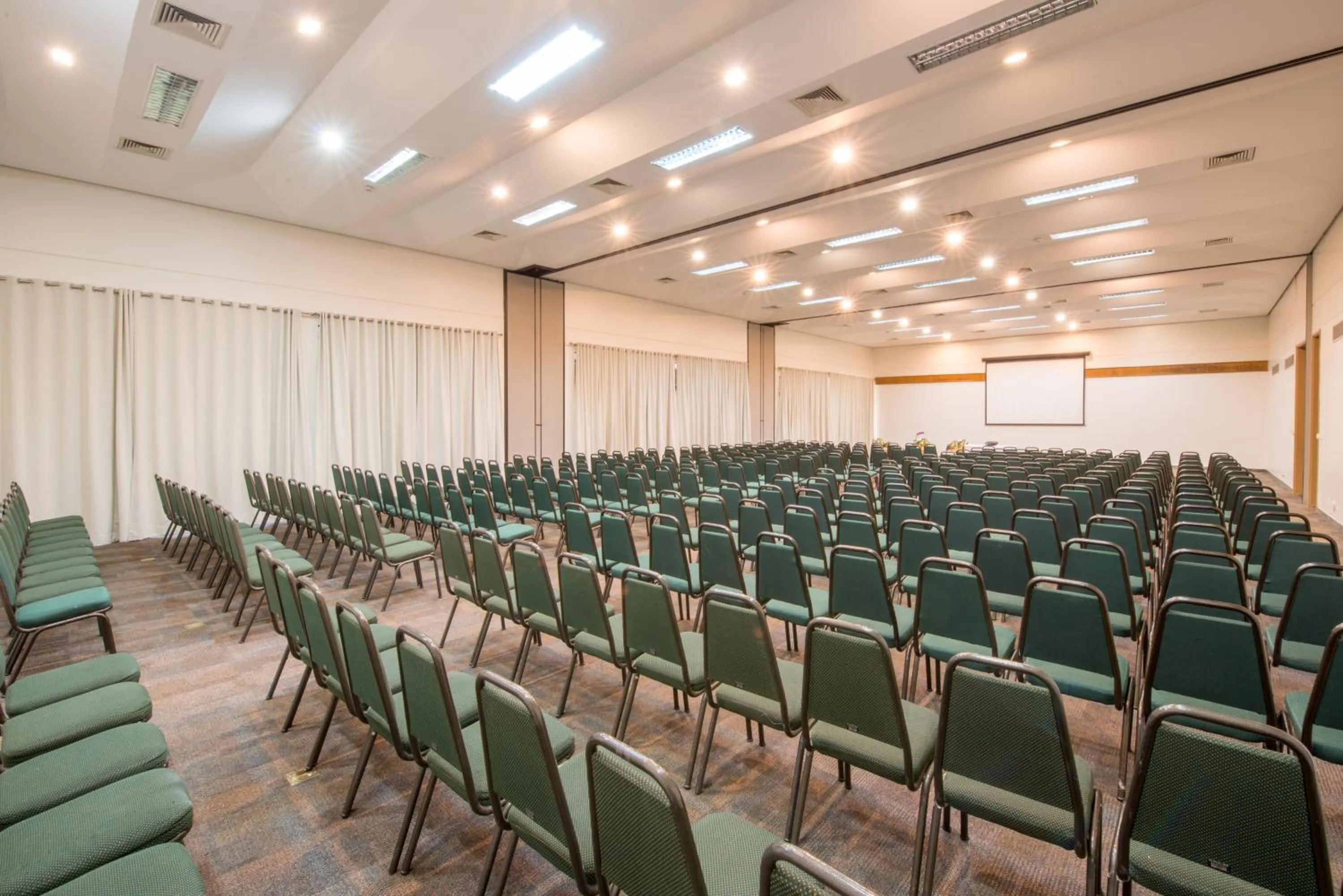 Meeting/conference room in Blue Tree Thermas de Lins Resort