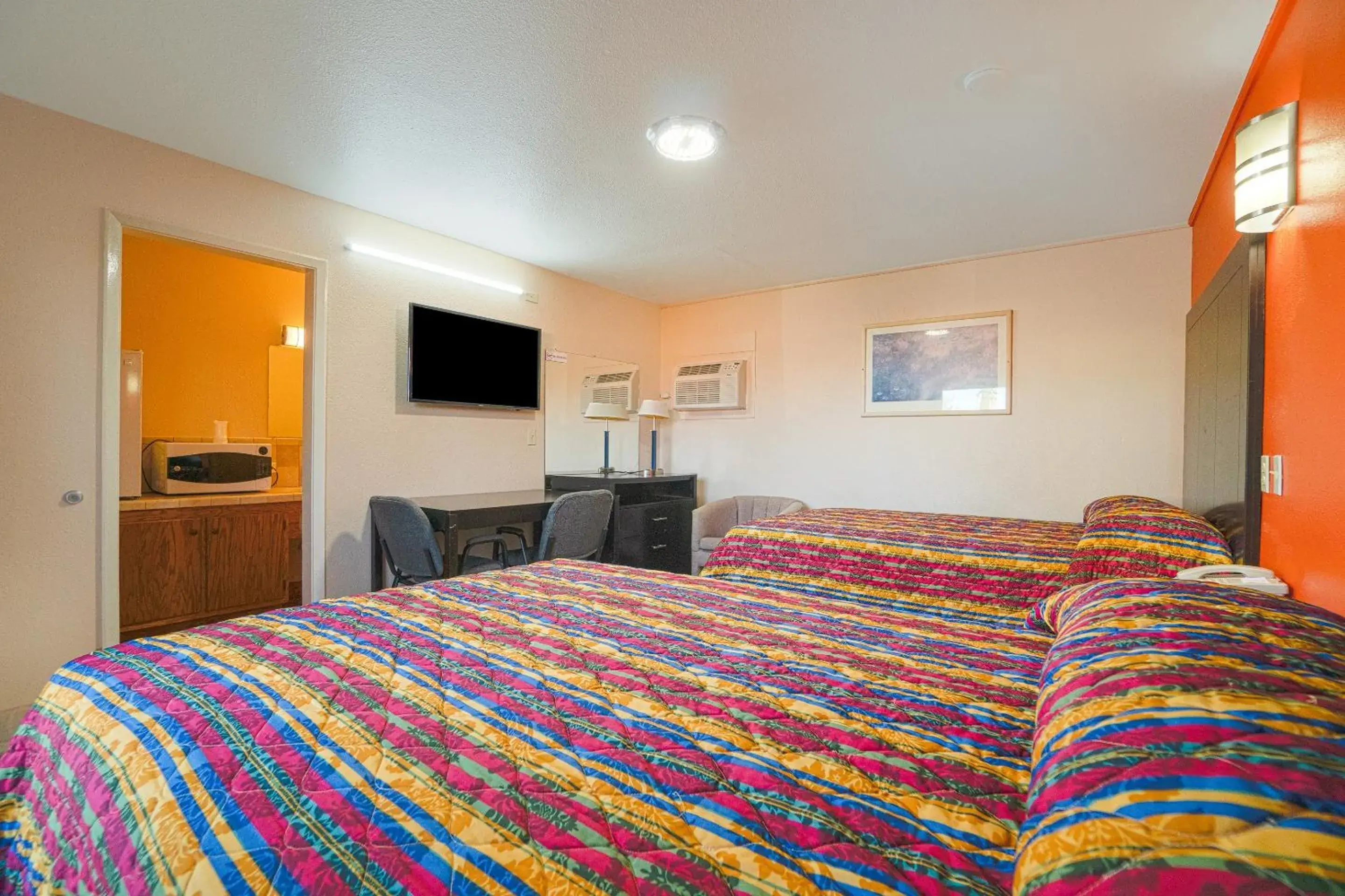 2 Full Bed Smoking in Vali Ho Motel By OYO Weslaco Mercedes 2 Full Bed Smoking in Vali Ho Motel By OYO Weslaco Mercedes