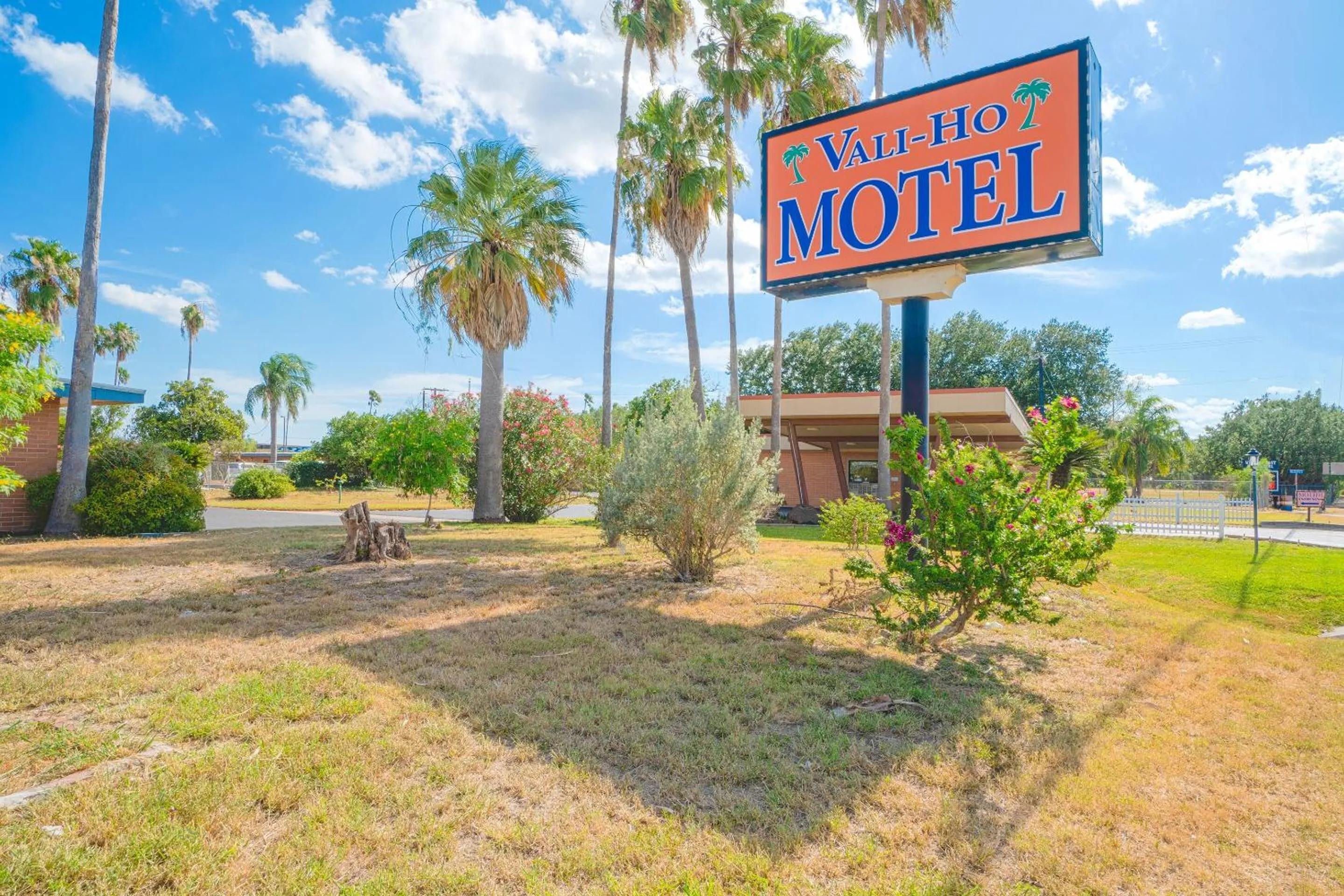 Facade/entrance in Vali Ho Motel By OYO Weslaco Mercedes