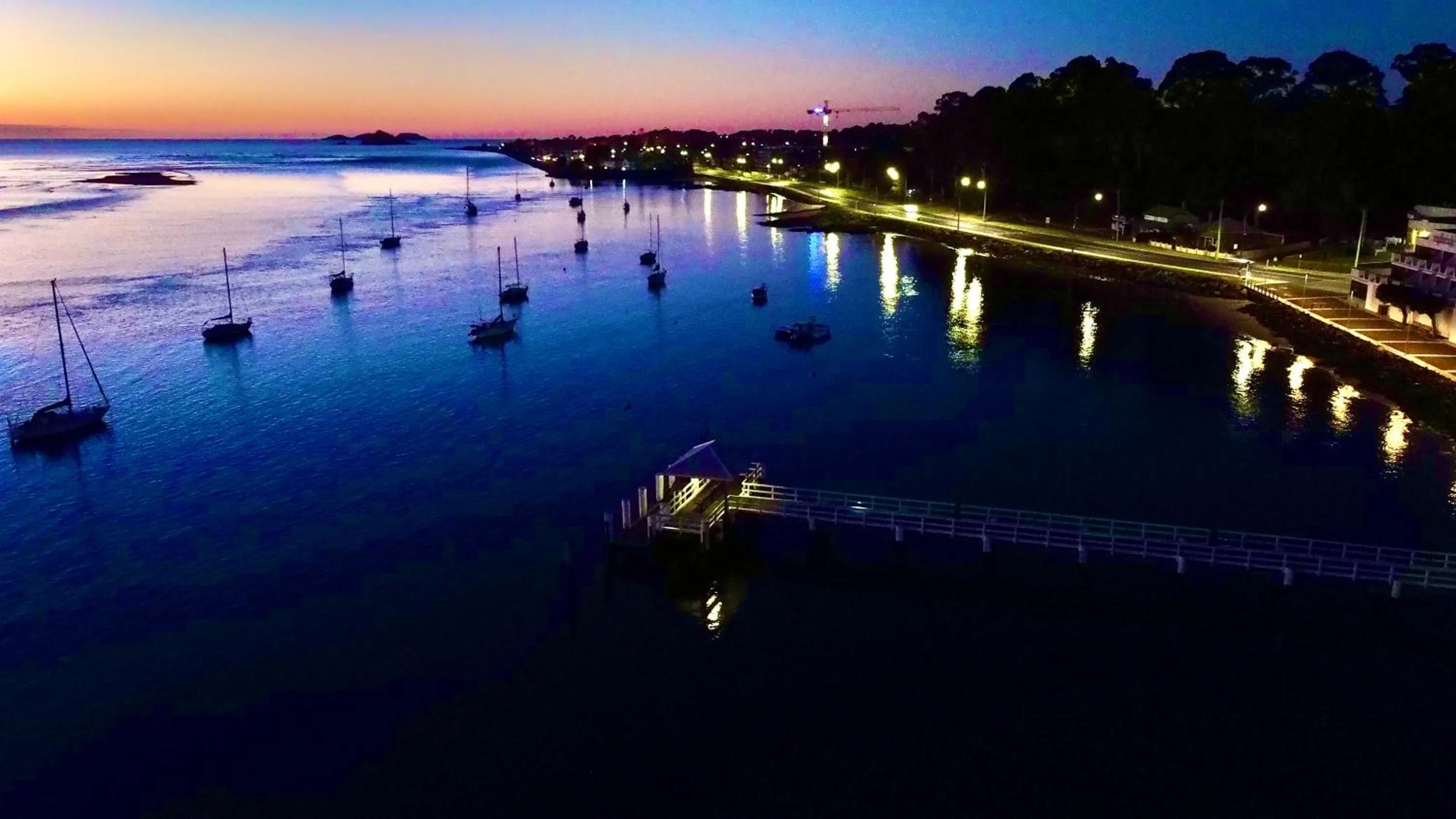 Zorba Waterfront Motel