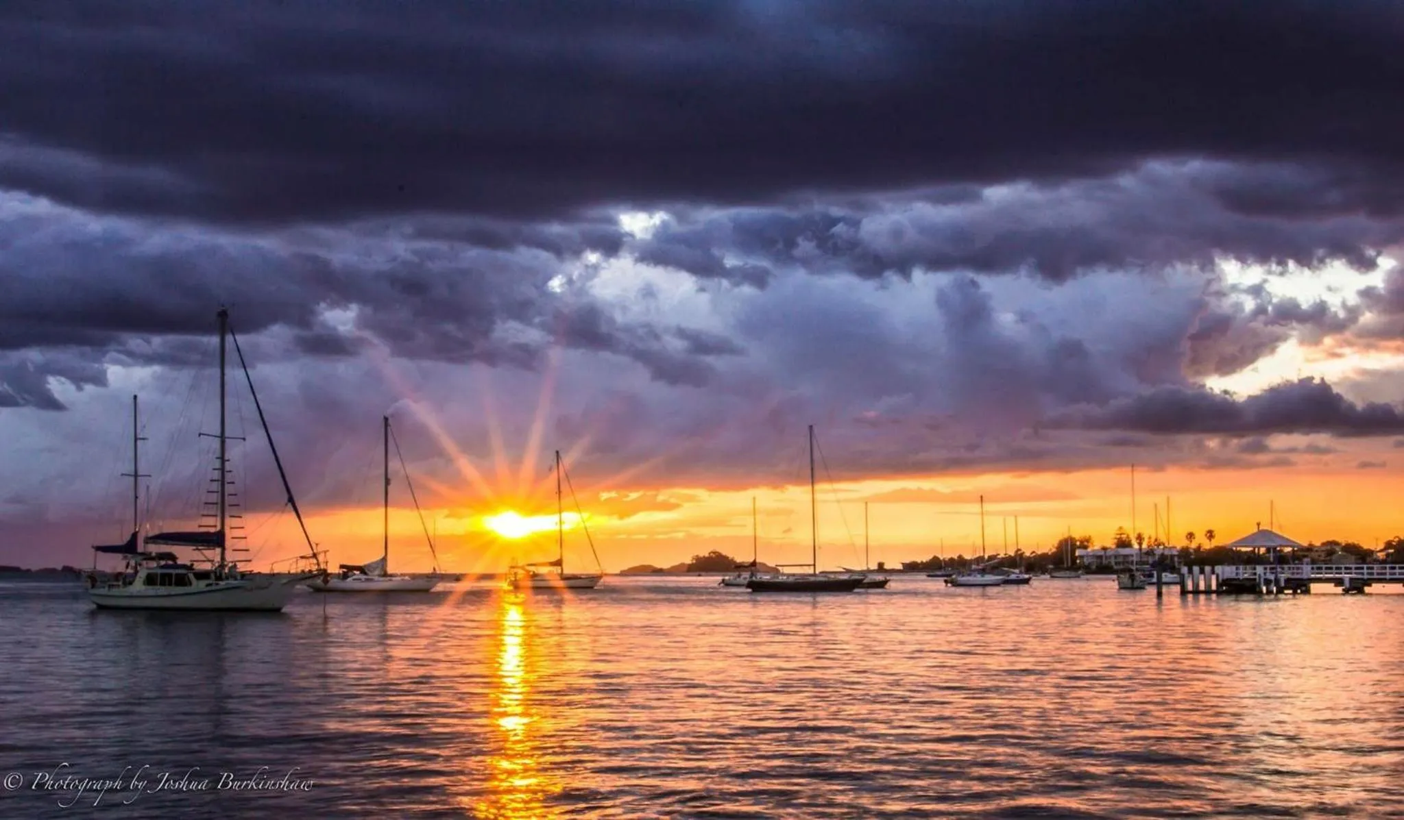 River view in Zorba Waterfront Motel