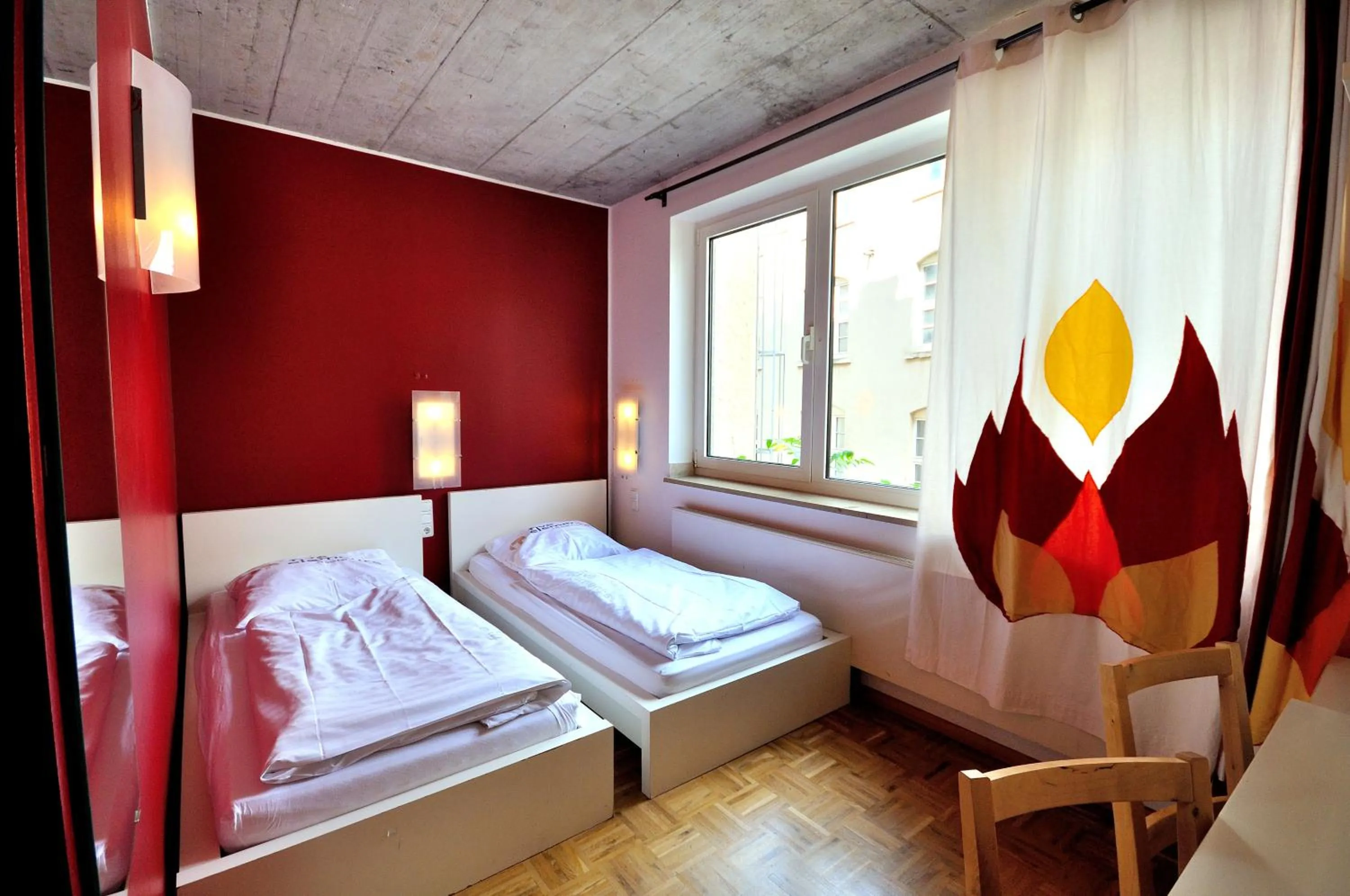 Bed in Five Elements Hostel and Capsules Frankfurt