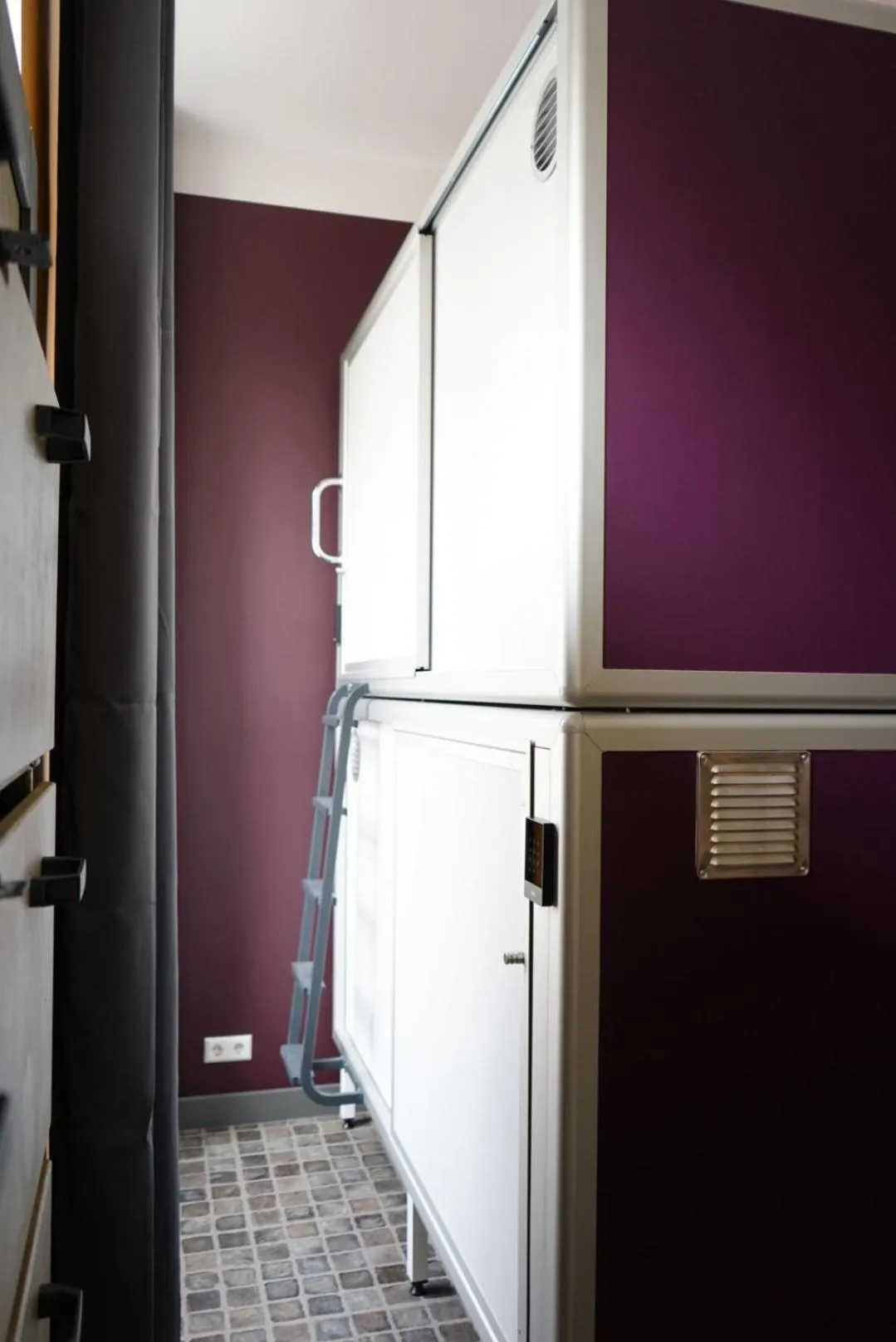 Photo of the whole room in Five Elements Hostel and Capsules Frankfurt