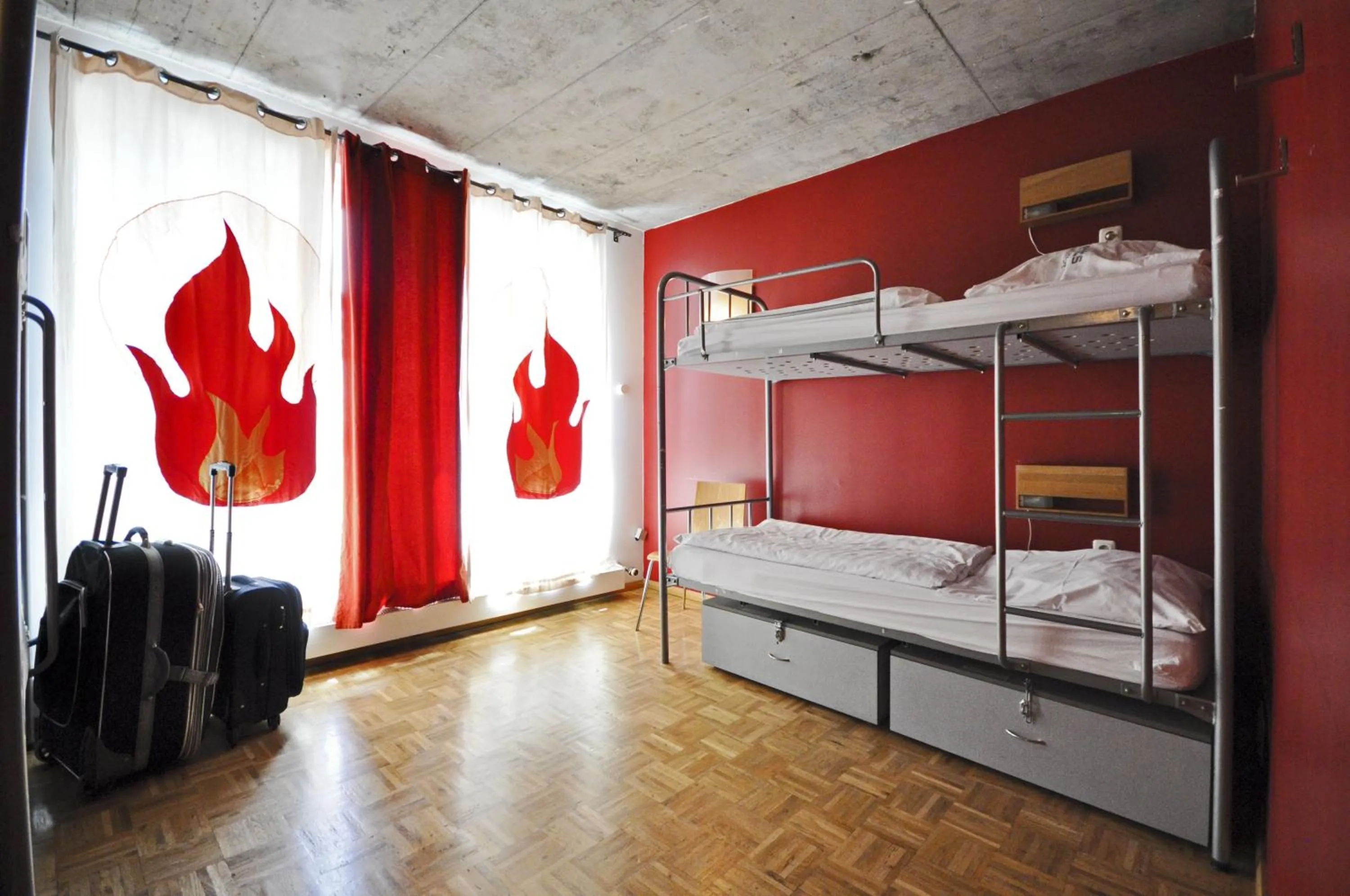 Bed in Five Elements Hostel and Capsules Frankfurt