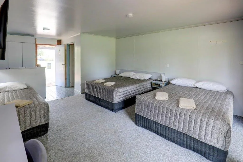 Bed in Tambo Mill Motel & Caravan Park