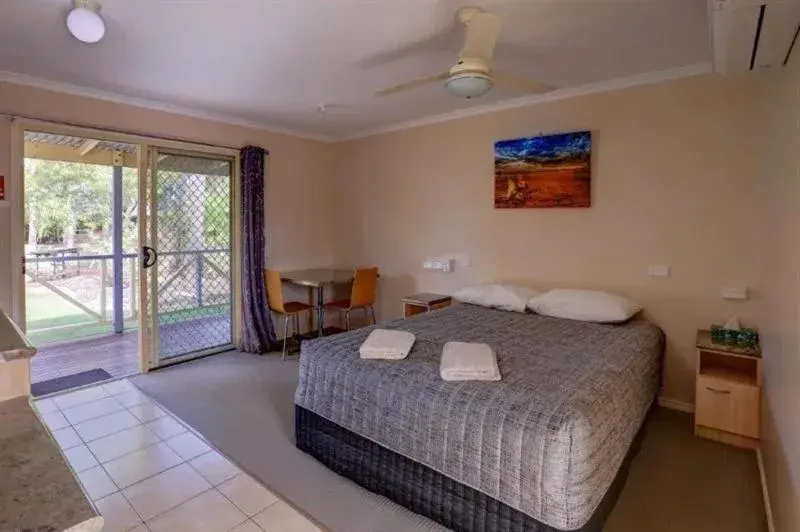 Queen Studio - single occupancy - Disability Access in Tambo Mill Motel & Caravan Park Queen Studio - single occupancy - Disability Access in Tambo Mill Motel & Caravan Park