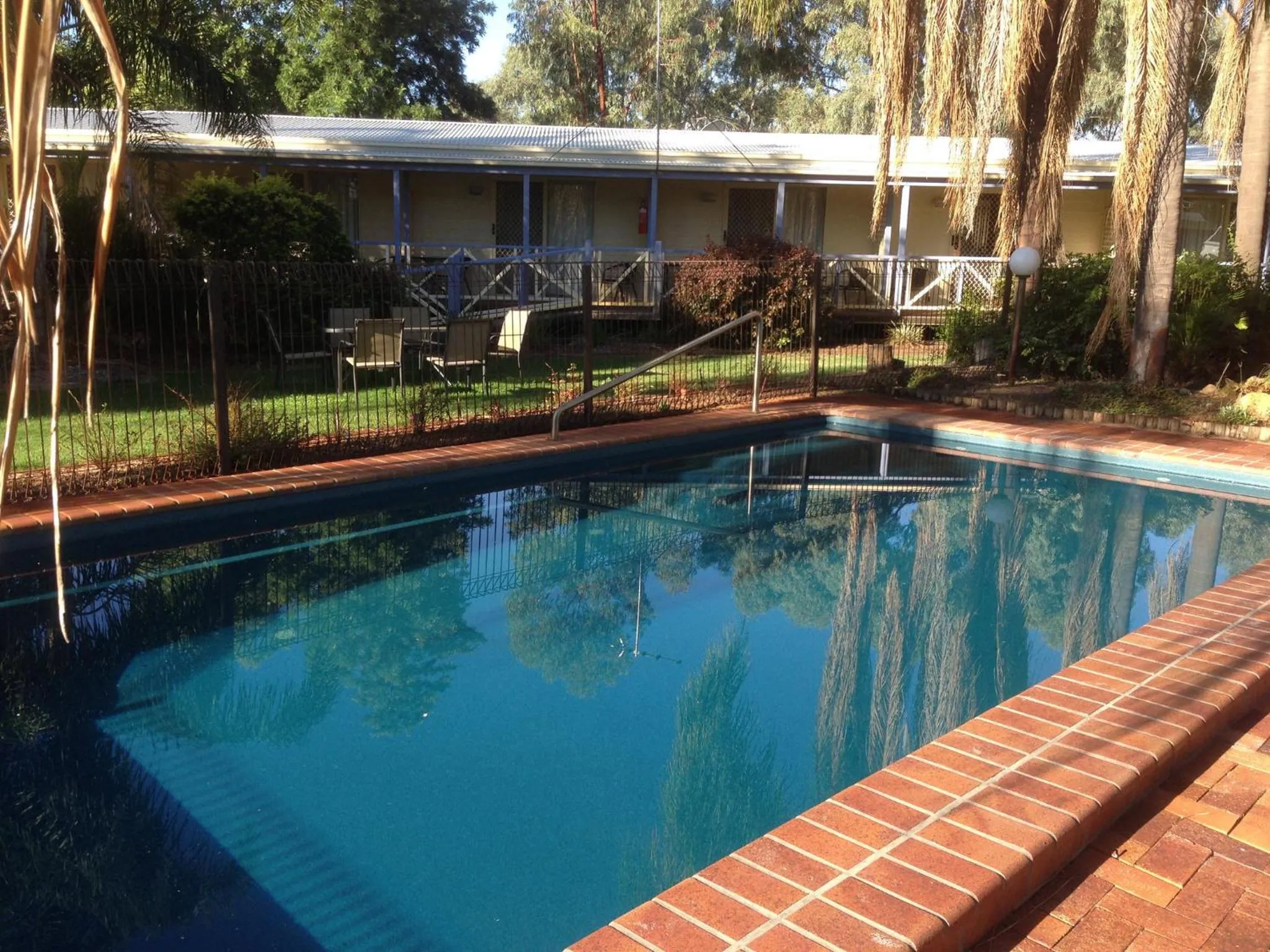 Swimming pool in Tambo Mill Motel & Caravan Park