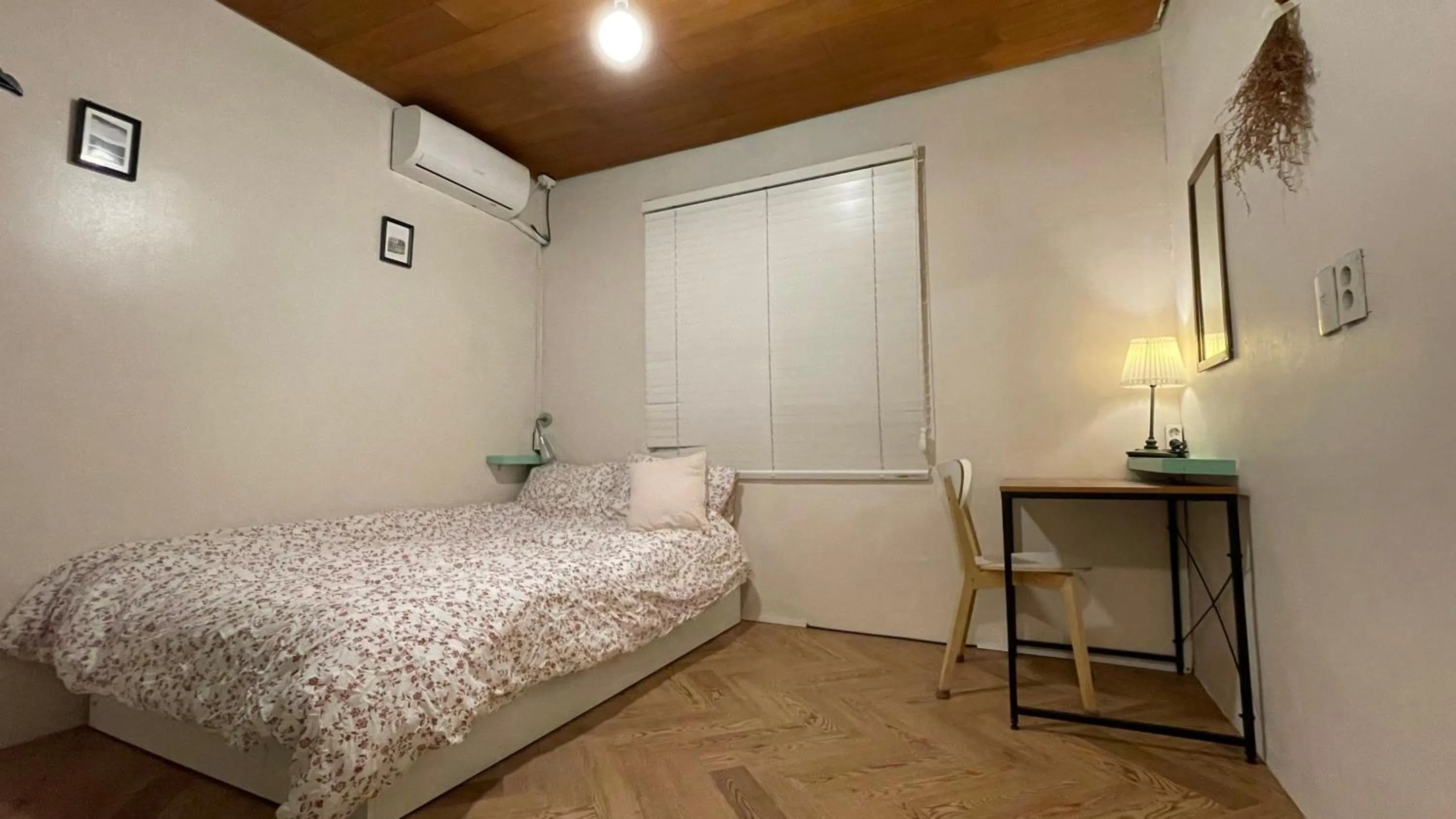 Bed in SISnBRO Guesthouse