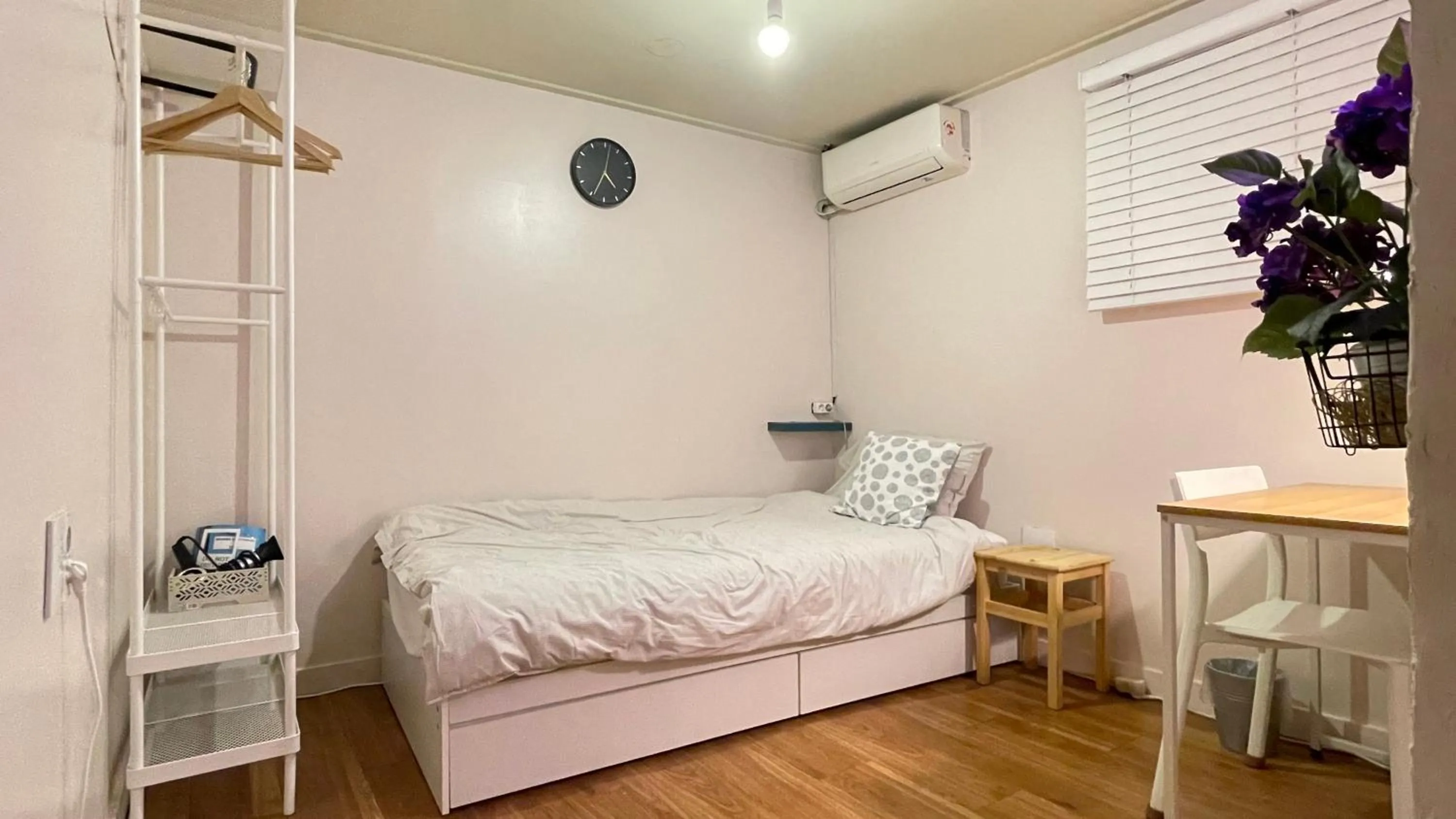 Bed in SISnBRO Guesthouse