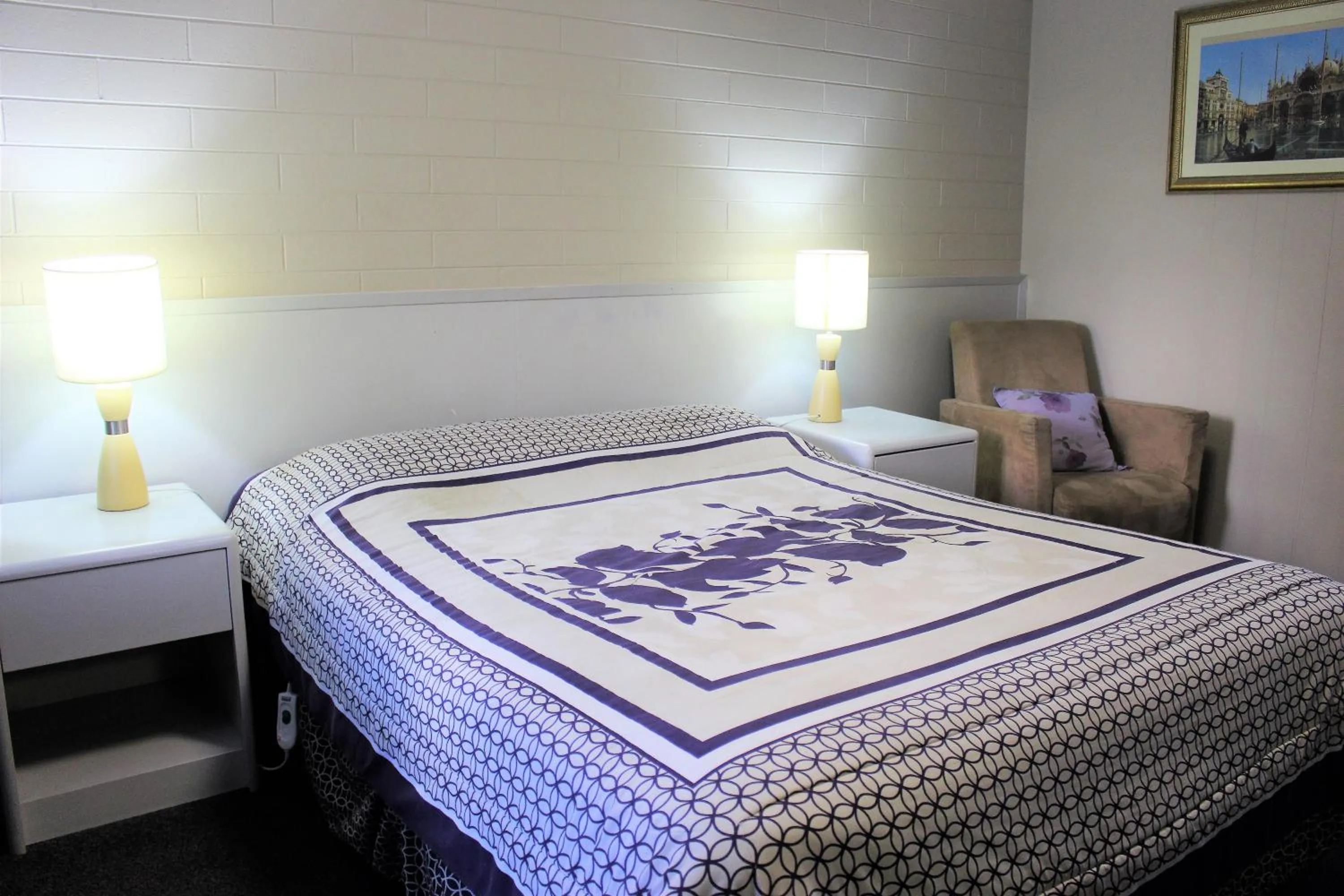 Shower in Motel Ringwood