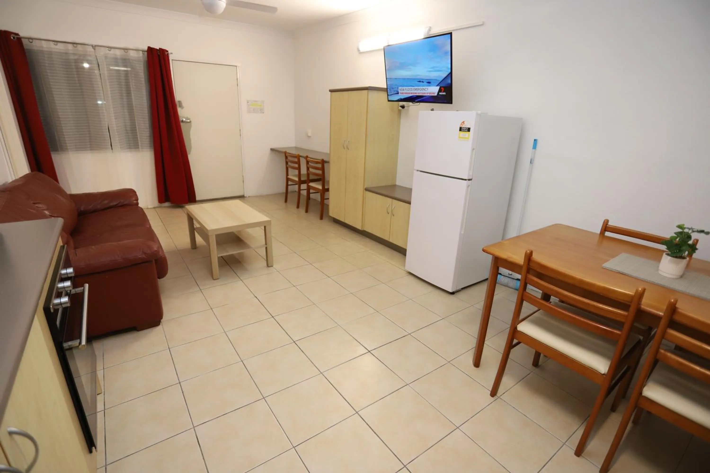 TV and multimedia in Tropic Coast Motel