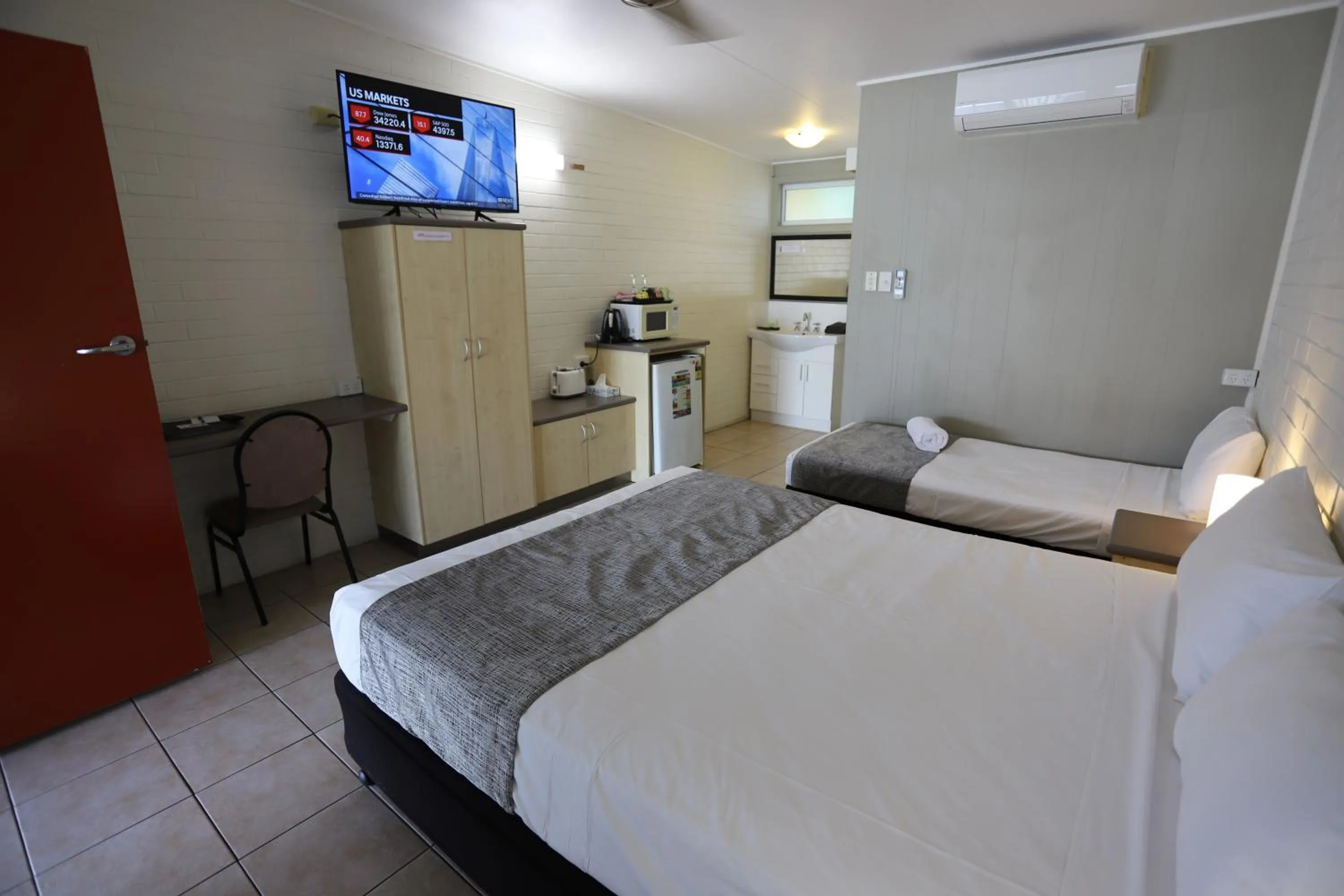 Bed in Tropic Coast Motel