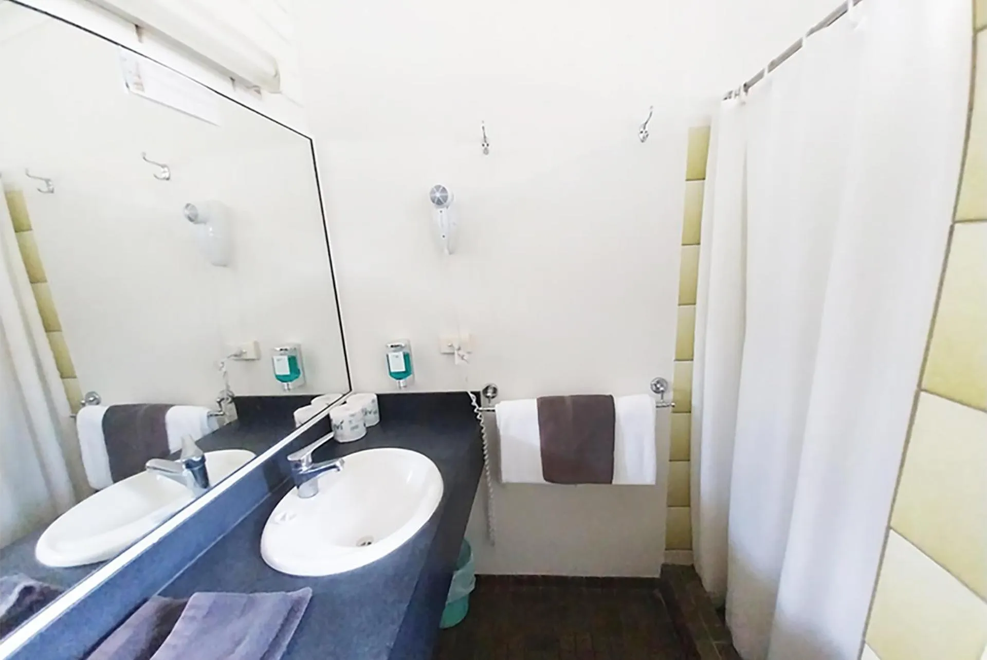 Shower in Tropic Coast Motel