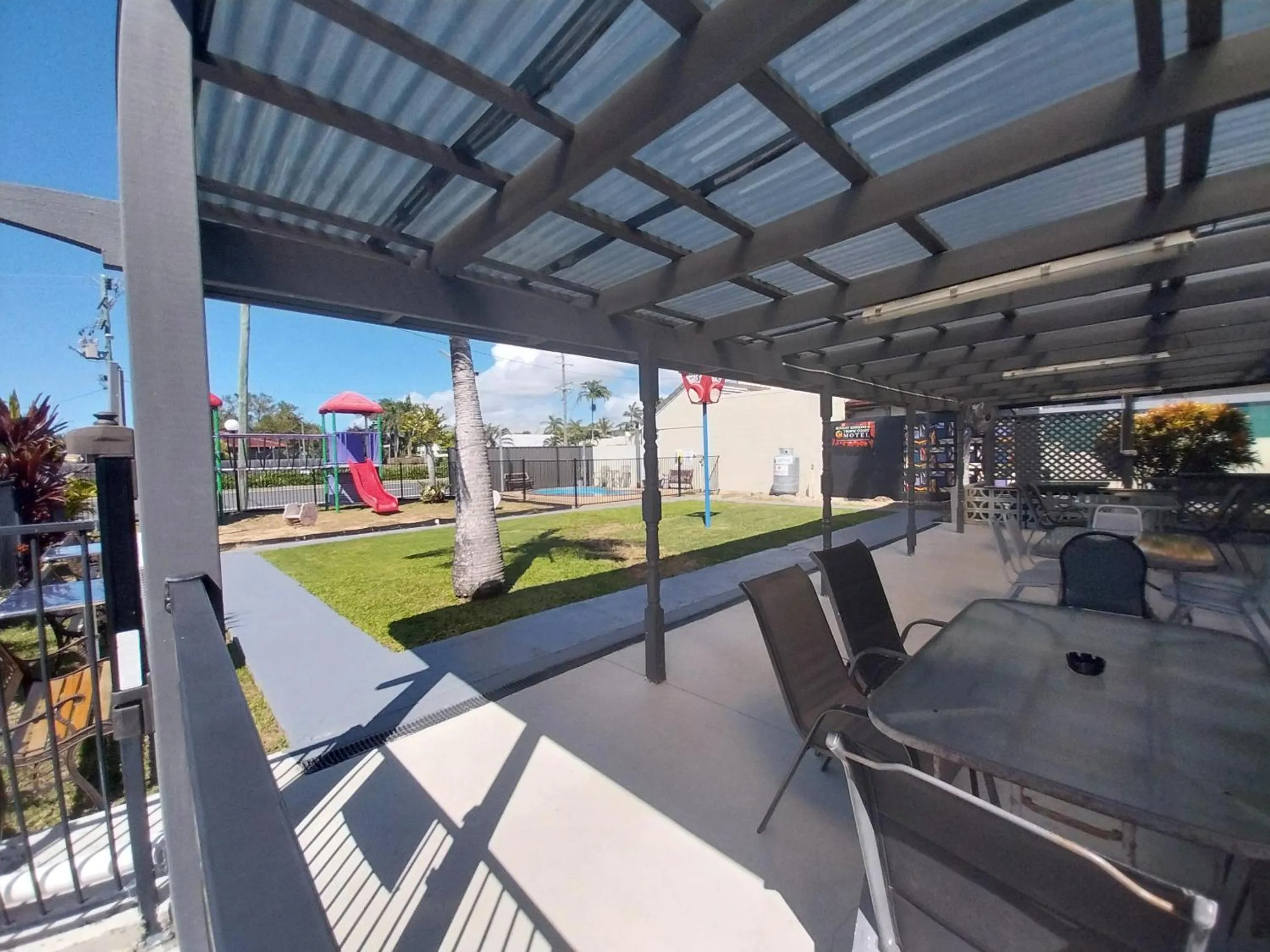 BBQ facilities in Tropic Coast Motel