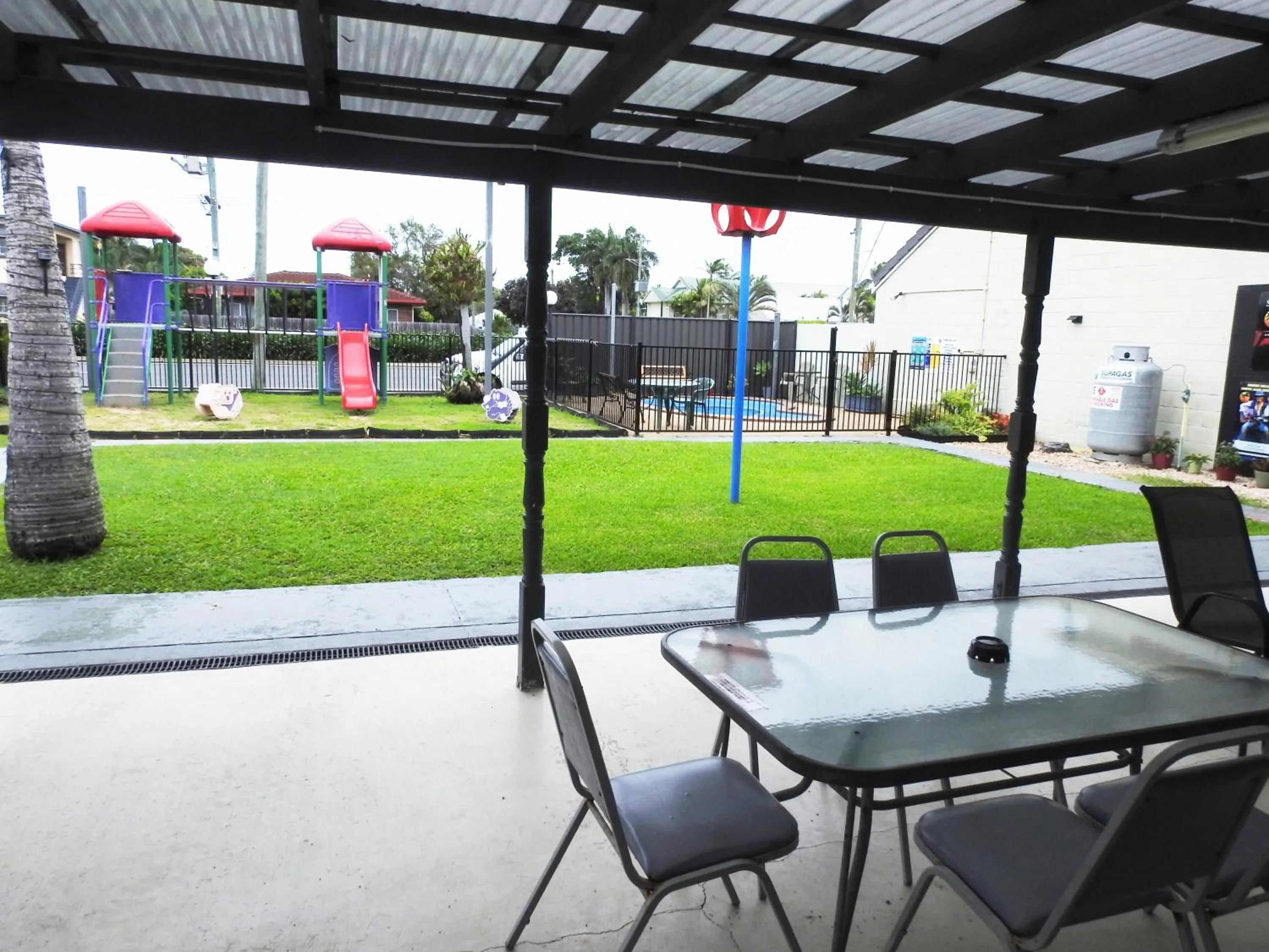 BBQ facilities in Tropic Coast Motel