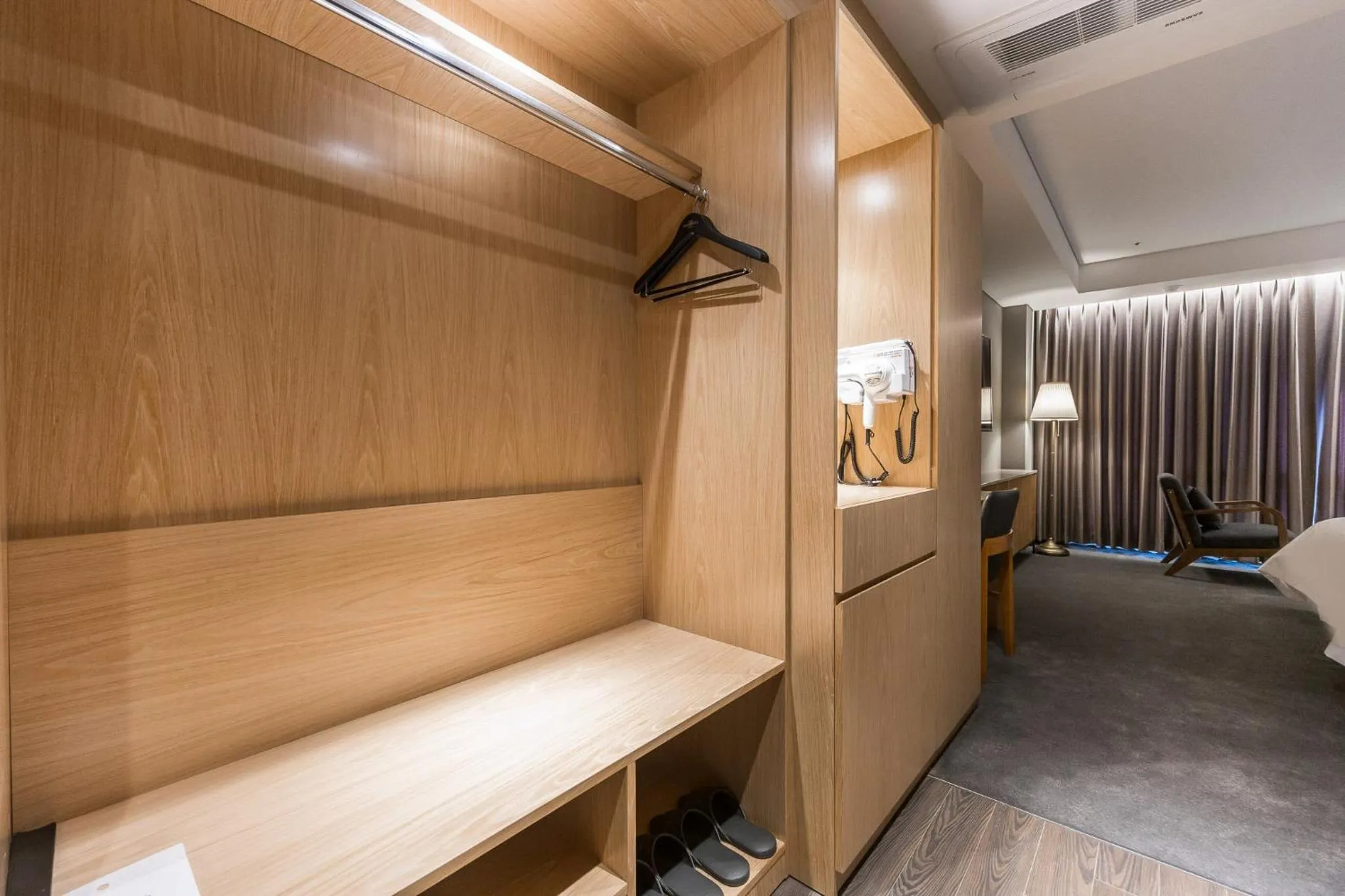 Photo of the whole room, Bed in Gwangju HOUND Hotel