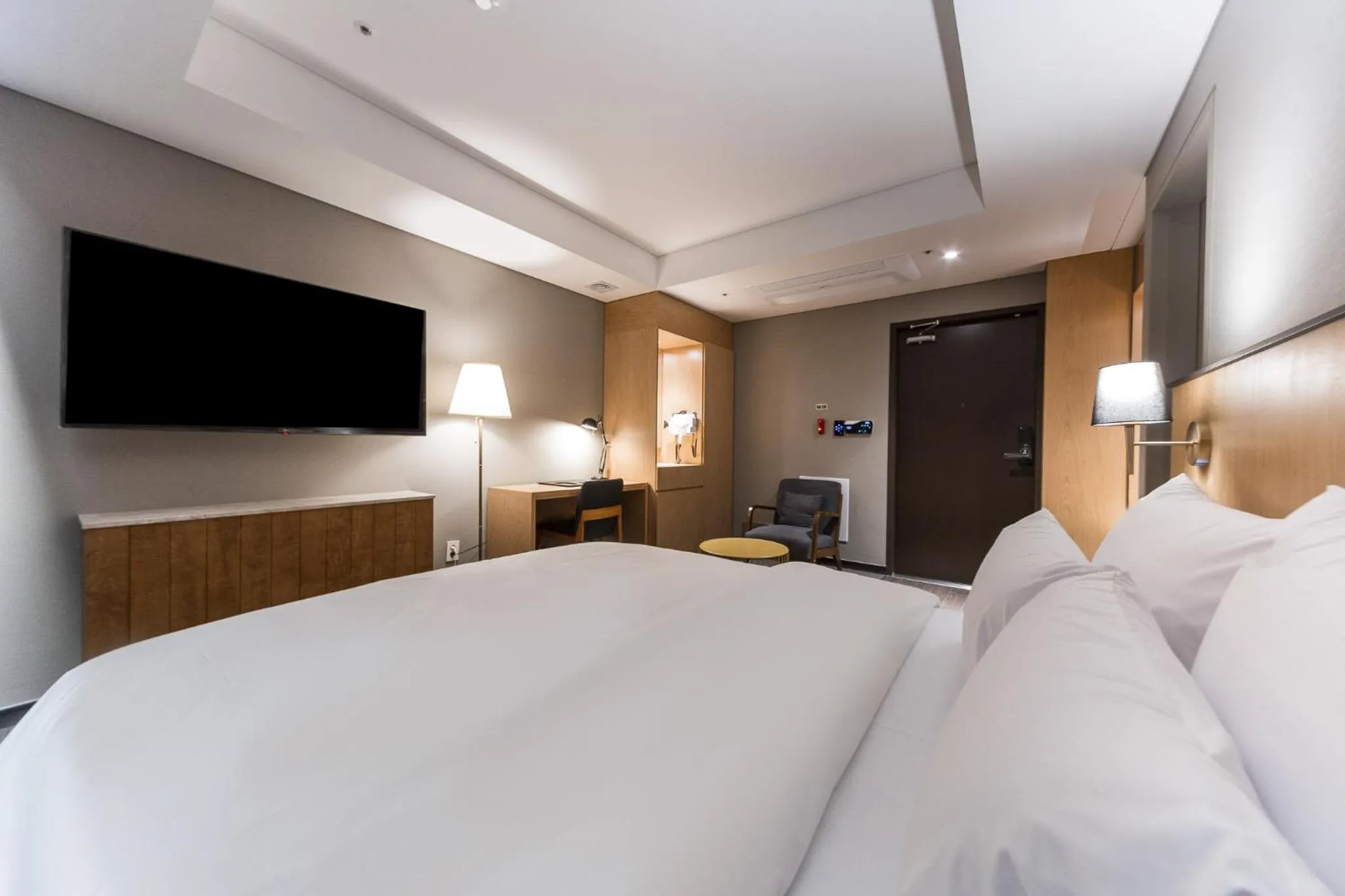 Photo of the whole room, Bed in Gwangju HOUND Hotel