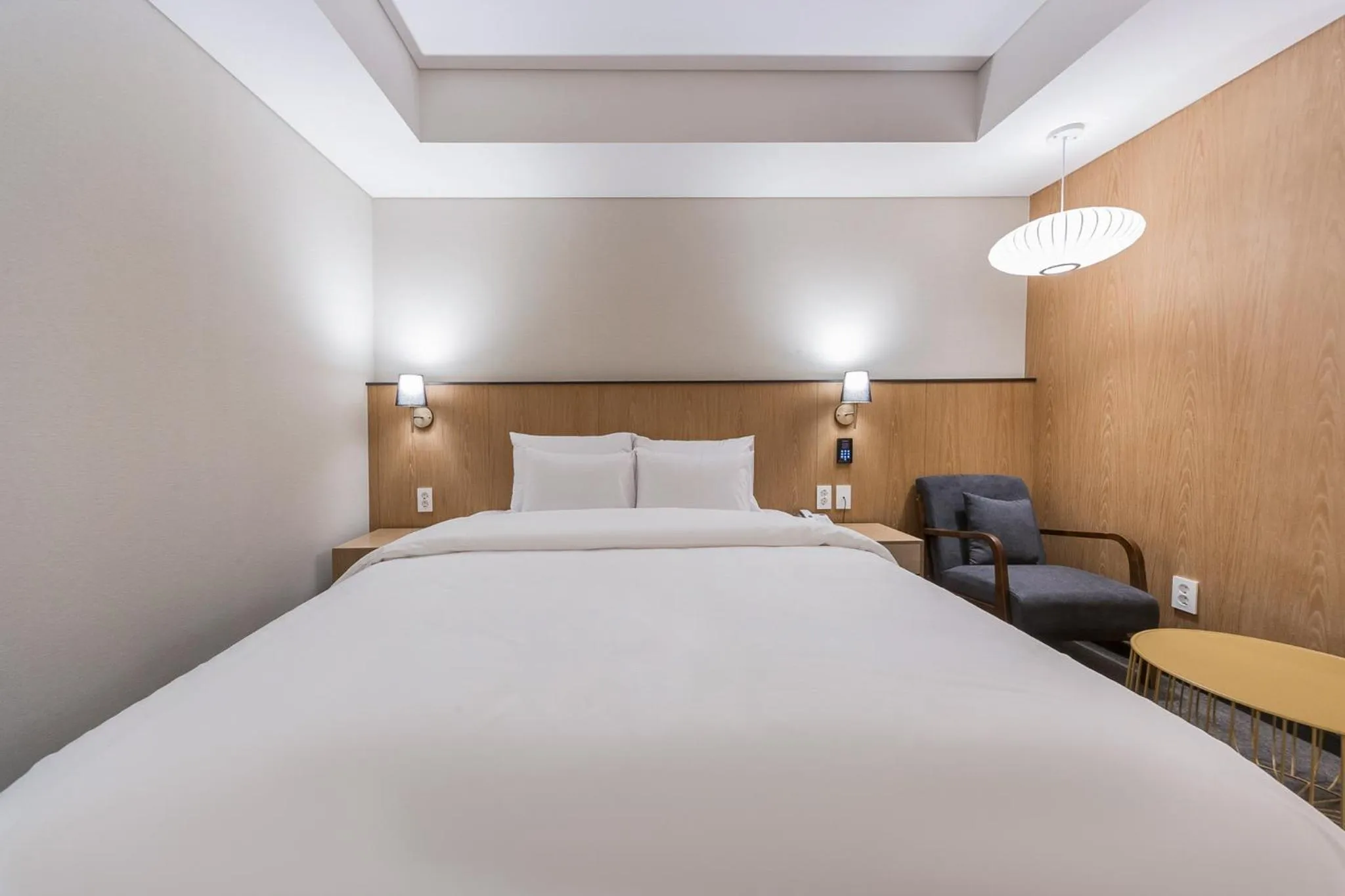 Photo of the whole room, Bed in Gwangju HOUND Hotel