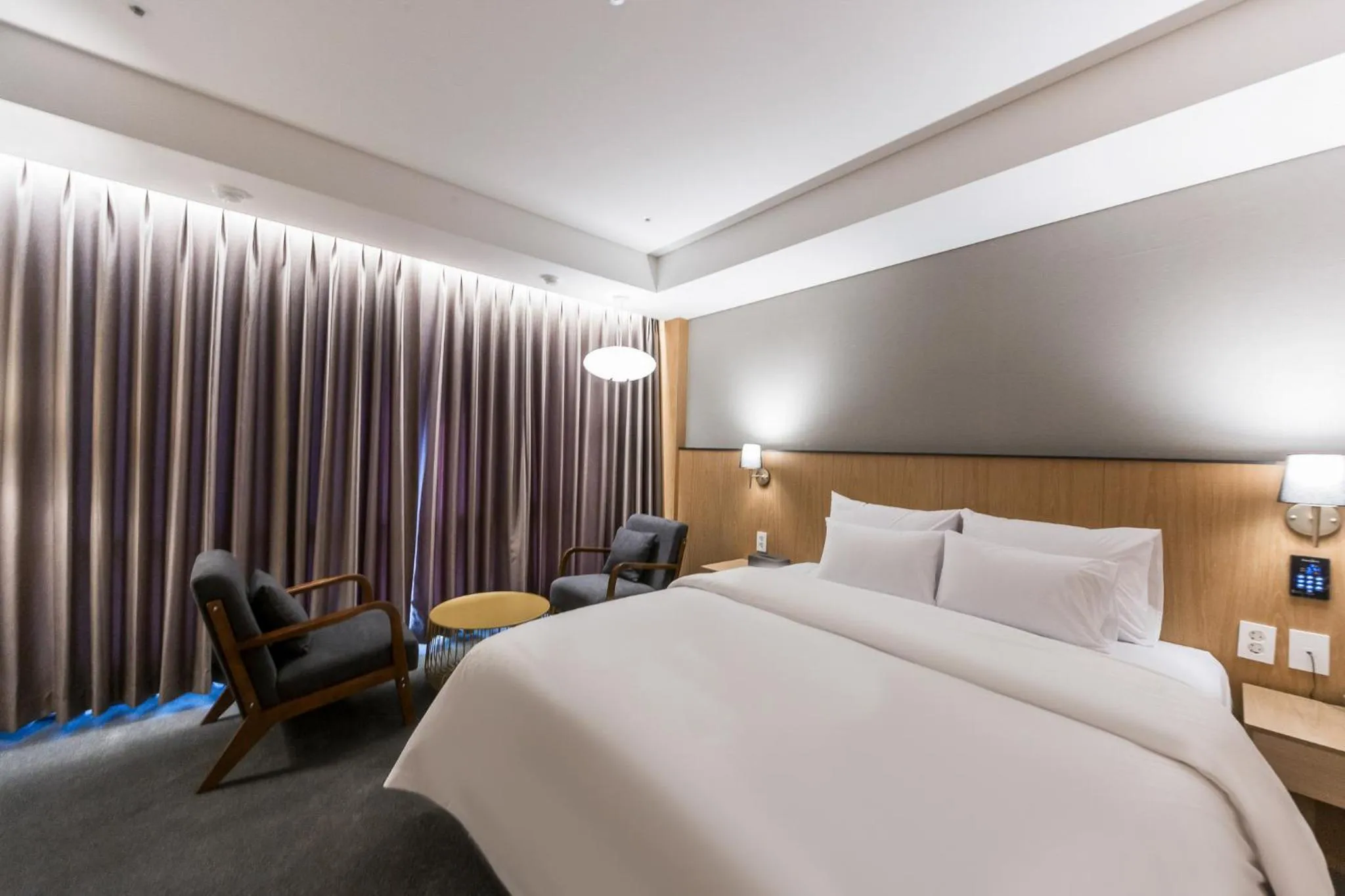 Photo of the whole room, Bed in Gwangju HOUND Hotel