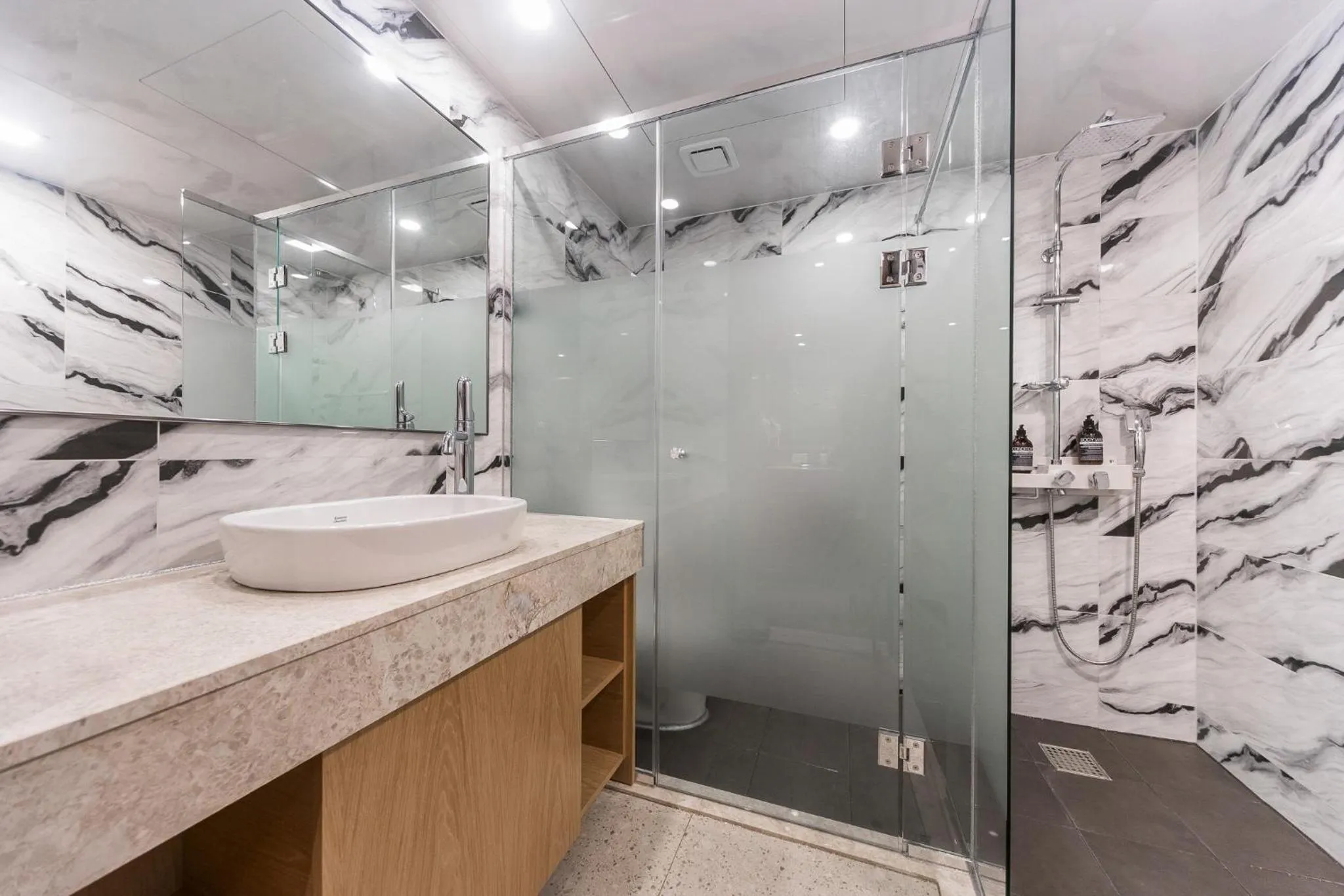 Toilet in Gwangju HOUND Hotel