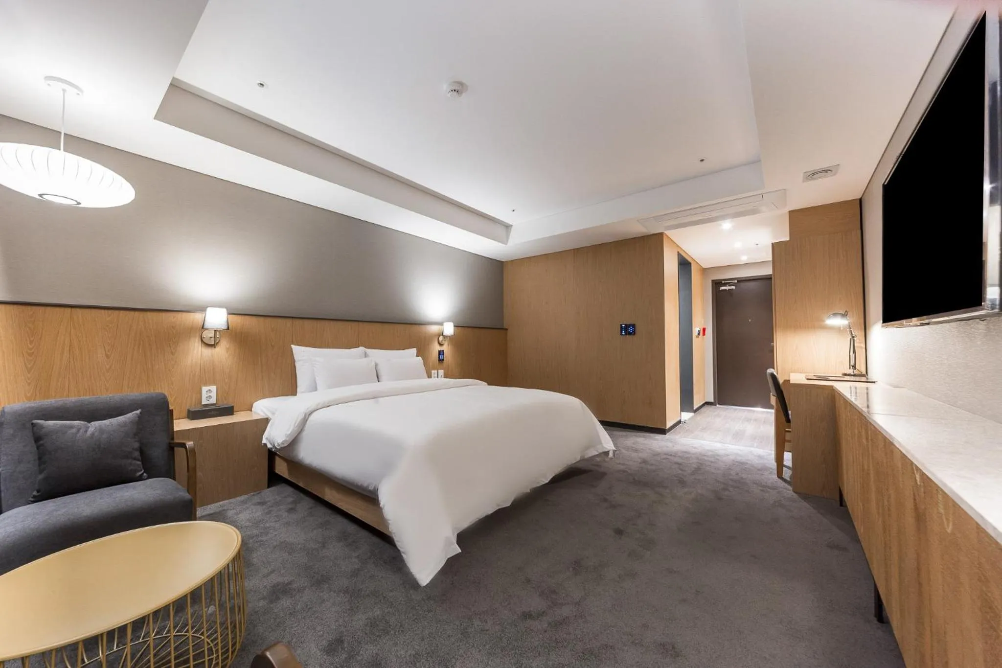 Photo of the whole room, Bed in Gwangju HOUND Hotel