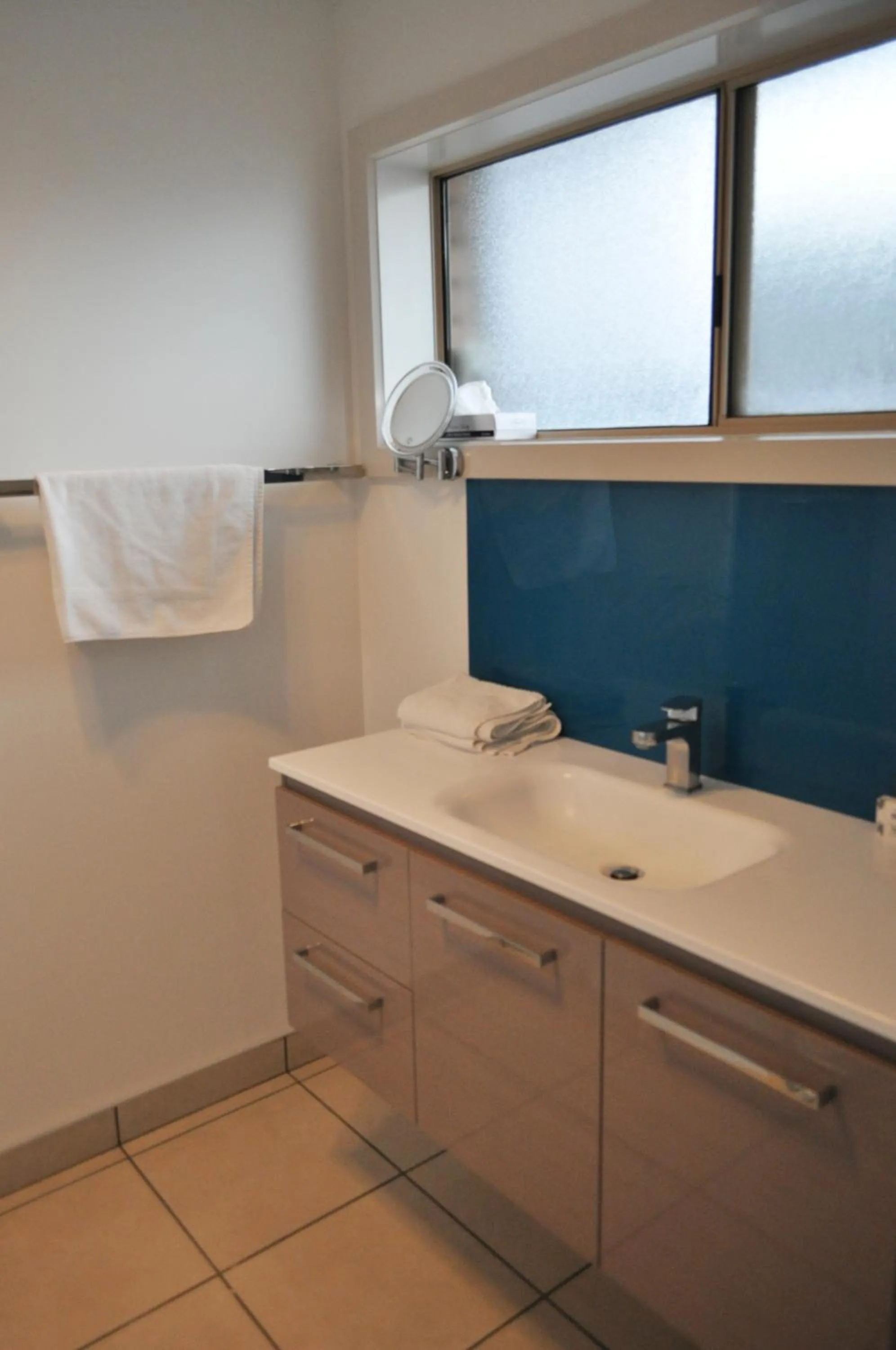 Bathroom in Island Breeze Motel