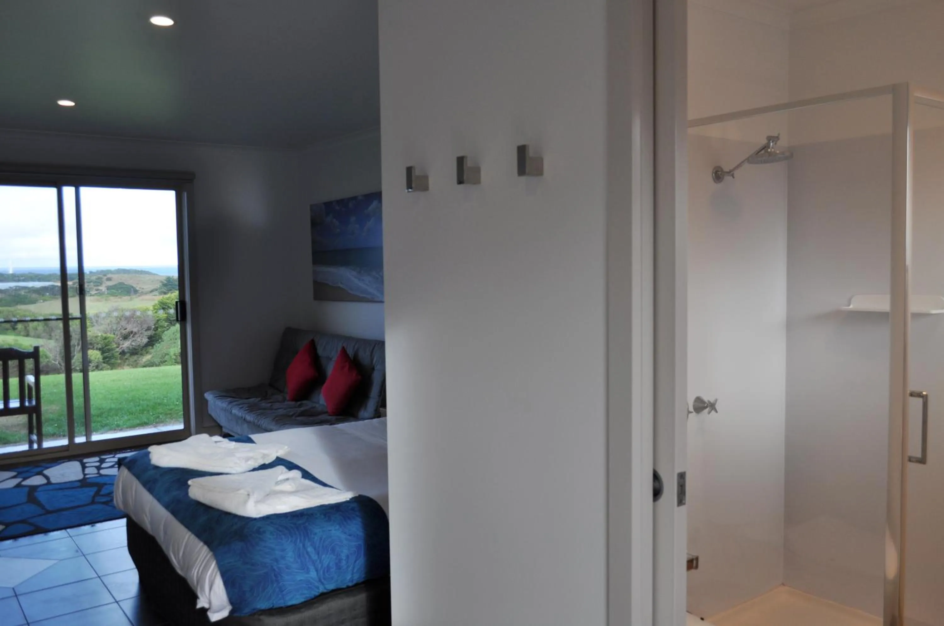 Shower in Island Breeze Motel