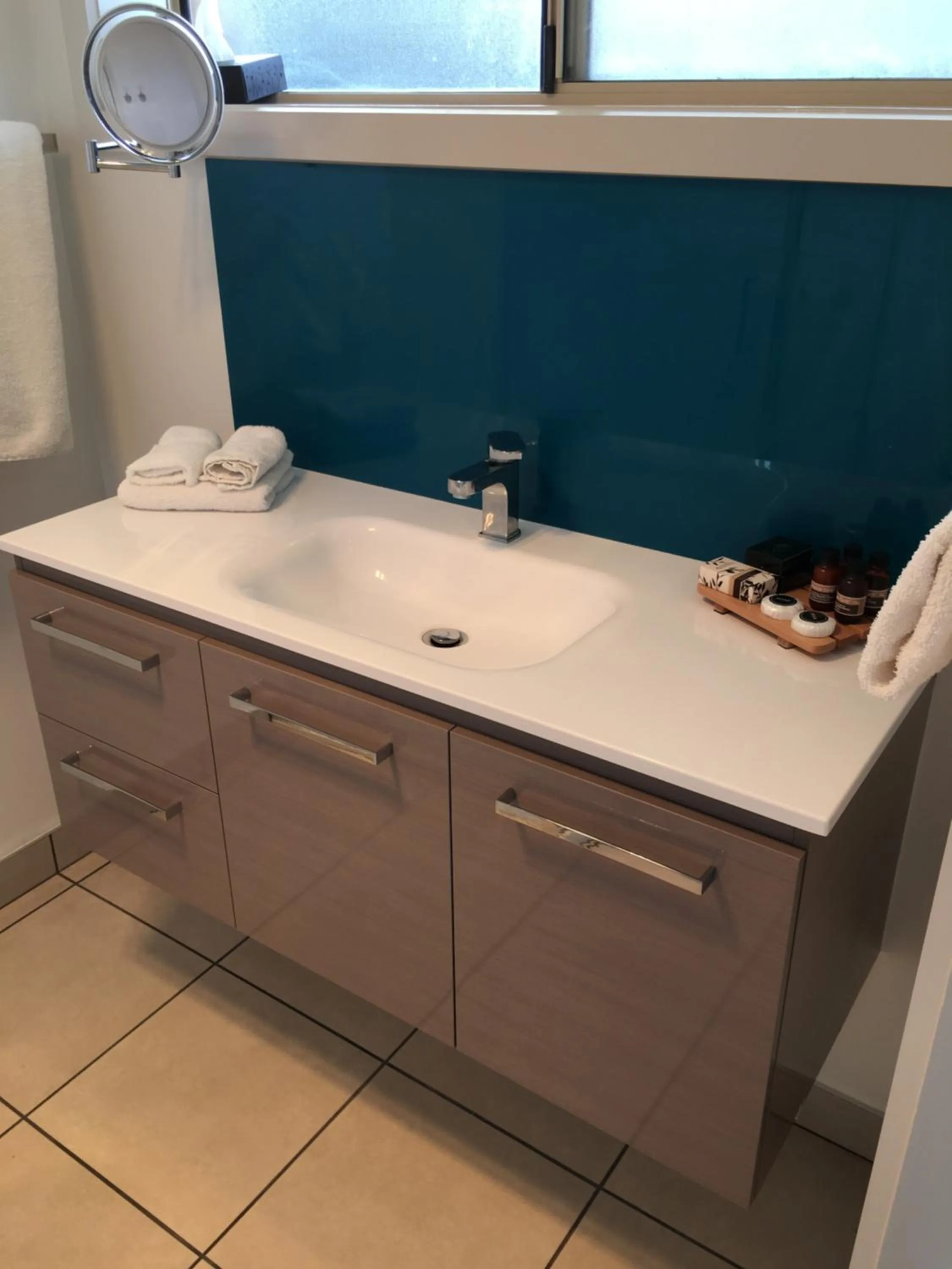 Bathroom in Island Breeze Motel