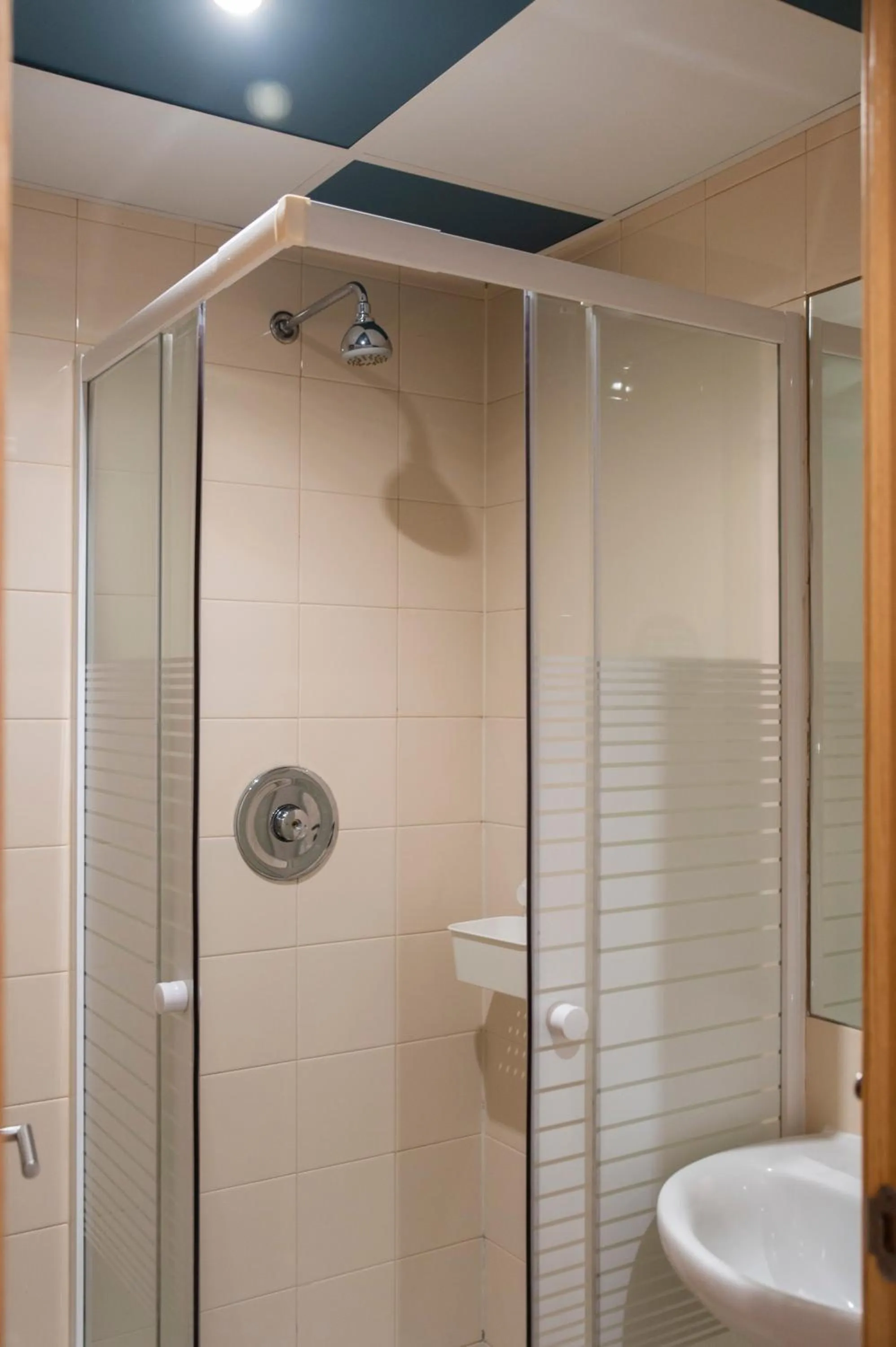 Shower in WOT Nomad Social