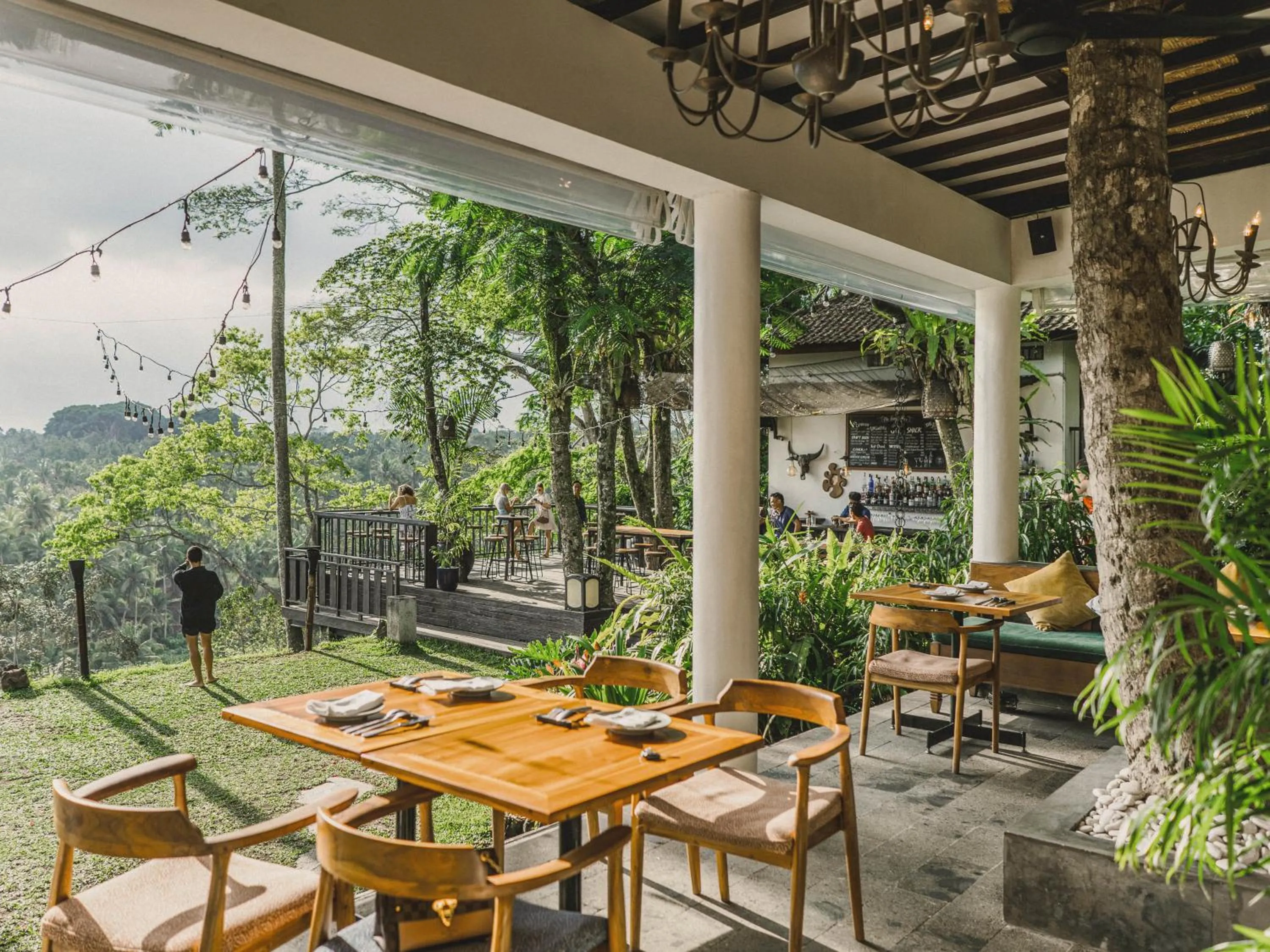 Restaurant/places to eat in The Sayan House Villas