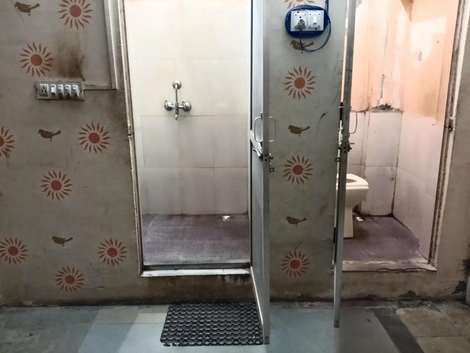 Bathroom in Jamna Vilas Guest House and Restaurant