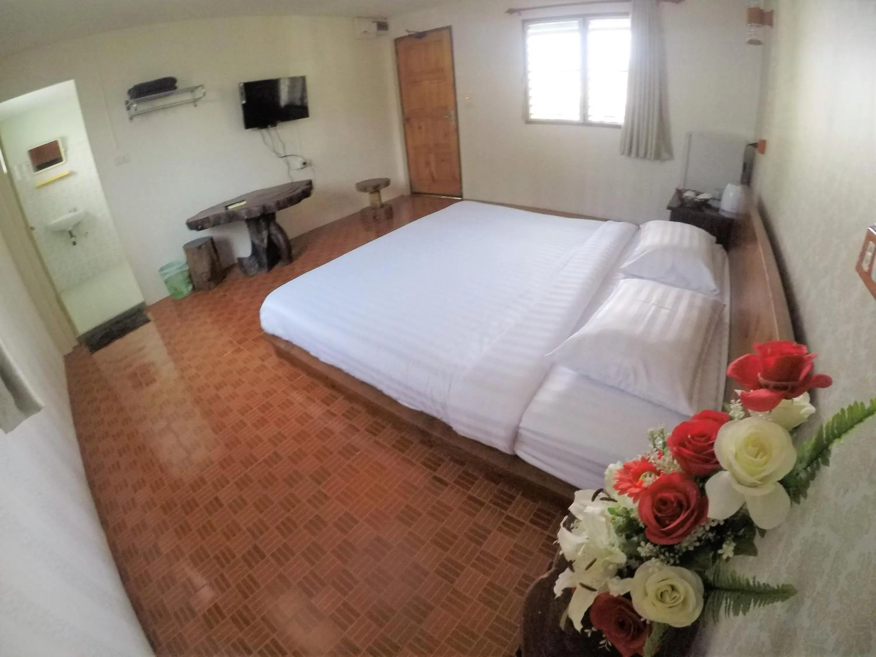 Photo of the whole room, Bed in T & T Hostel Kanchanaburi